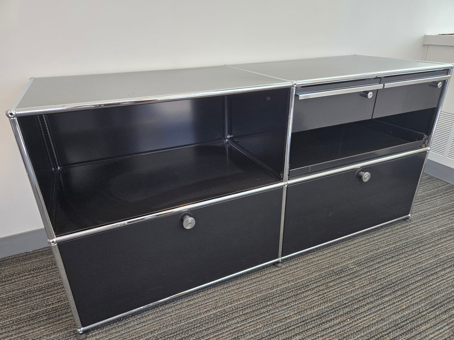 USM Haller 2x2 Cabinet with 2 Drawers, 1 Shelf, 2 Right Compact Drawers and 1 Pull-Out Shelf