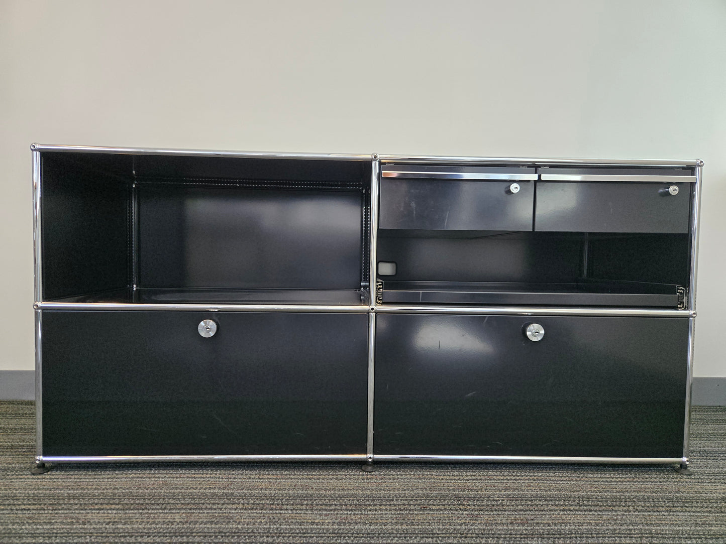 USM Haller 2x2 Cabinet with 2 Drawers, 1 Shelf, 2 Right Compact Drawers and 1 Pull-Out Shelf