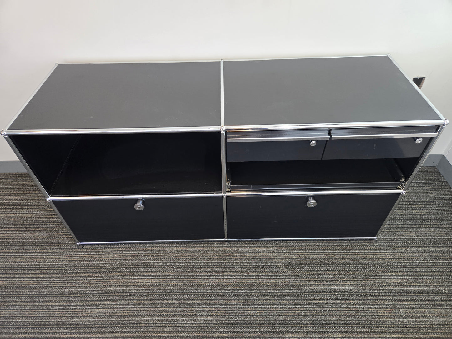 USM Haller 2x2 Cabinet with 2 Drawers, 1 Shelf, 2 Right Compact Drawers and 1 Pull-Out Shelf