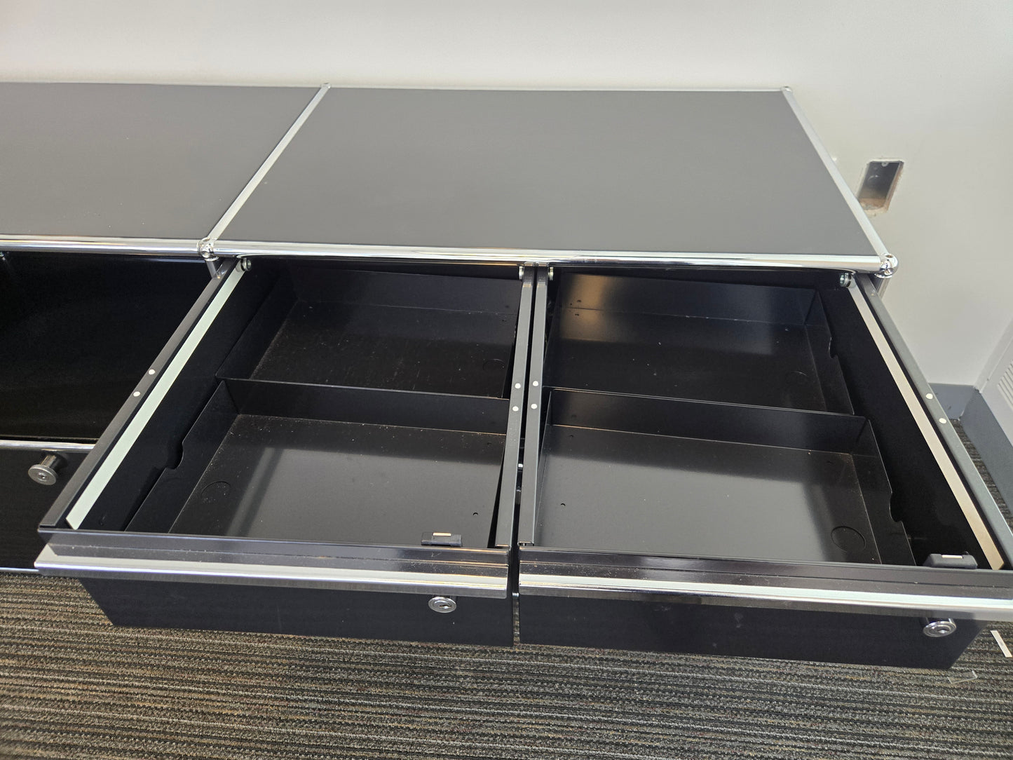 USM Haller 2x2 Cabinet with 2 Drawers, 1 Shelf, 2 Right Compact Drawers and 1 Pull-Out Shelf