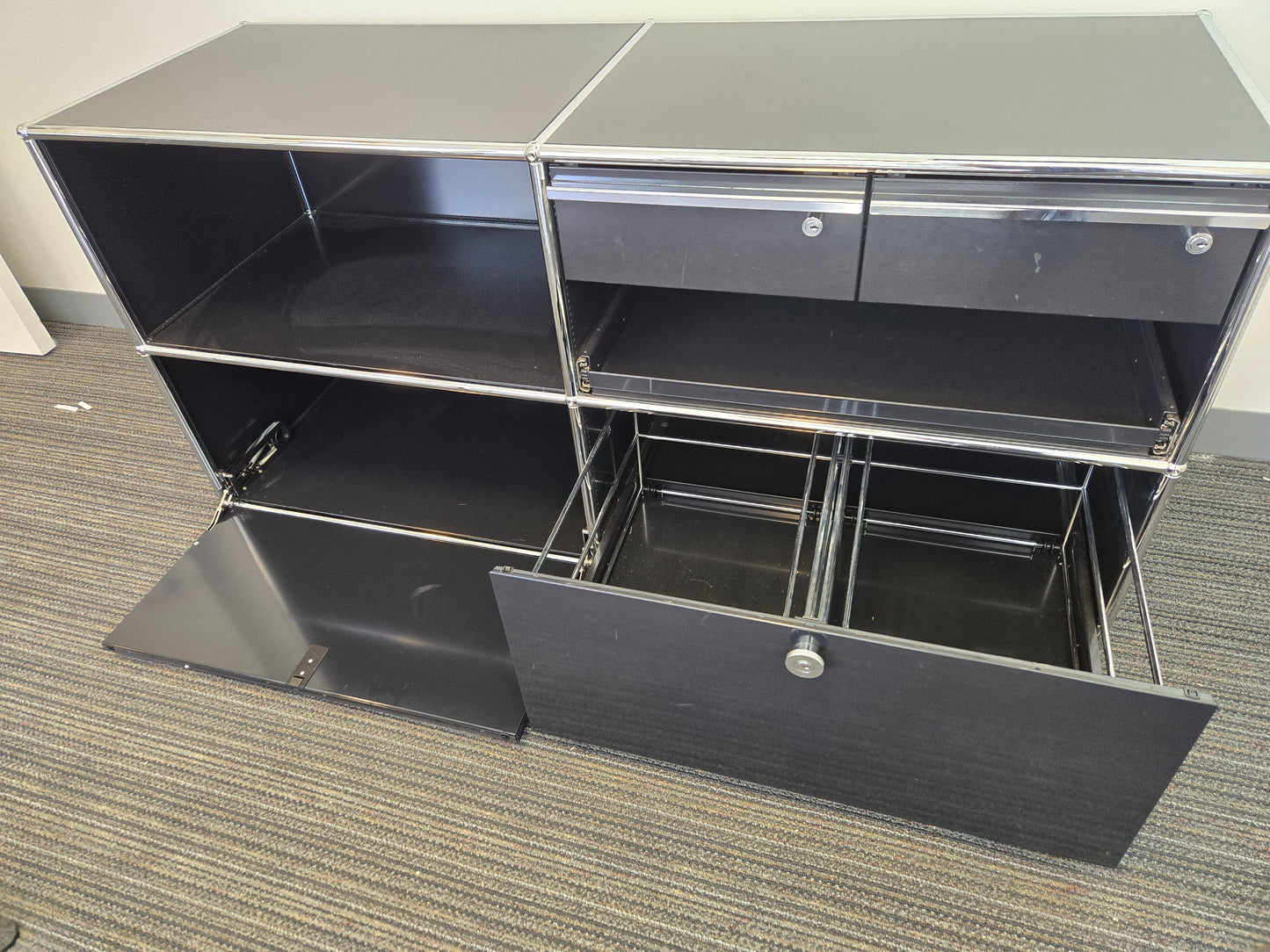 USM Haller 2x2 Cabinet with 2 Drawers, 1 Shelf, 2 Right Compact Drawers and 1 Pull-Out Shelf