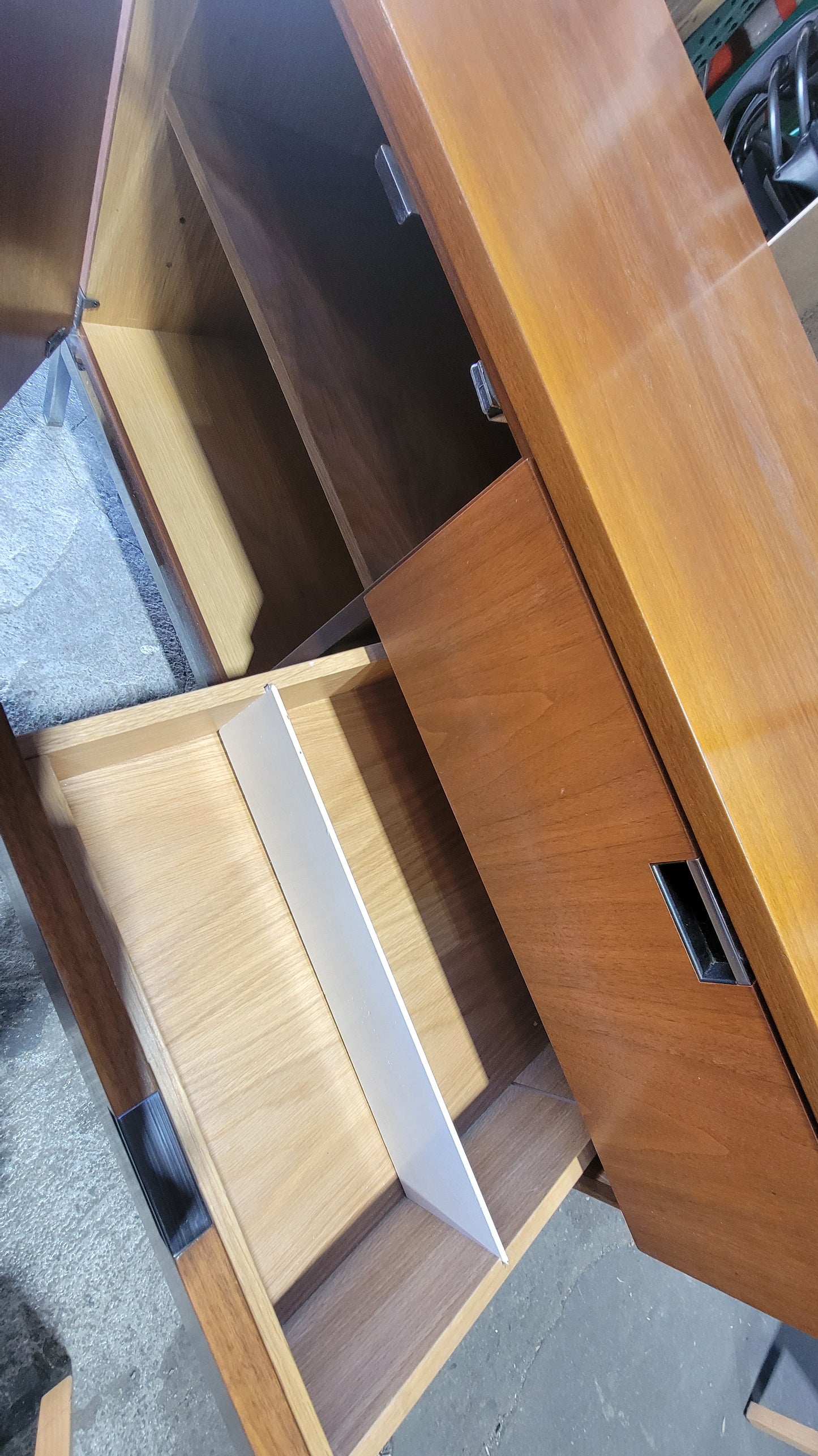 Florence Knoll Two-Position Wood Credenza (Vintage)