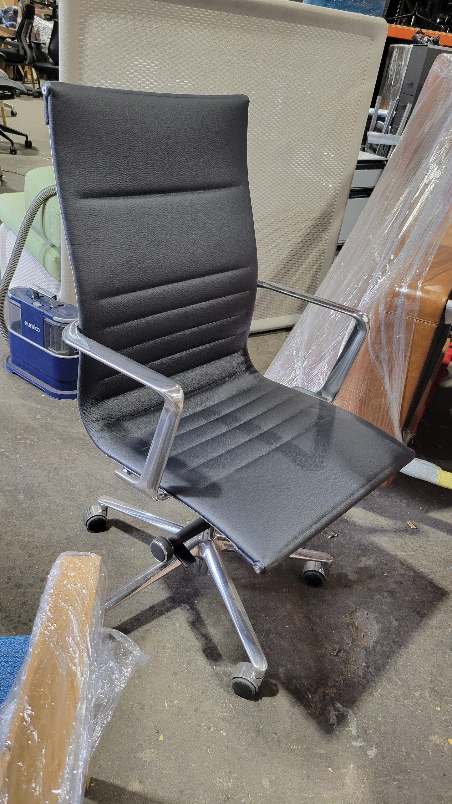 ICF Una Management High Back Chair in Black Leather (New in Box)