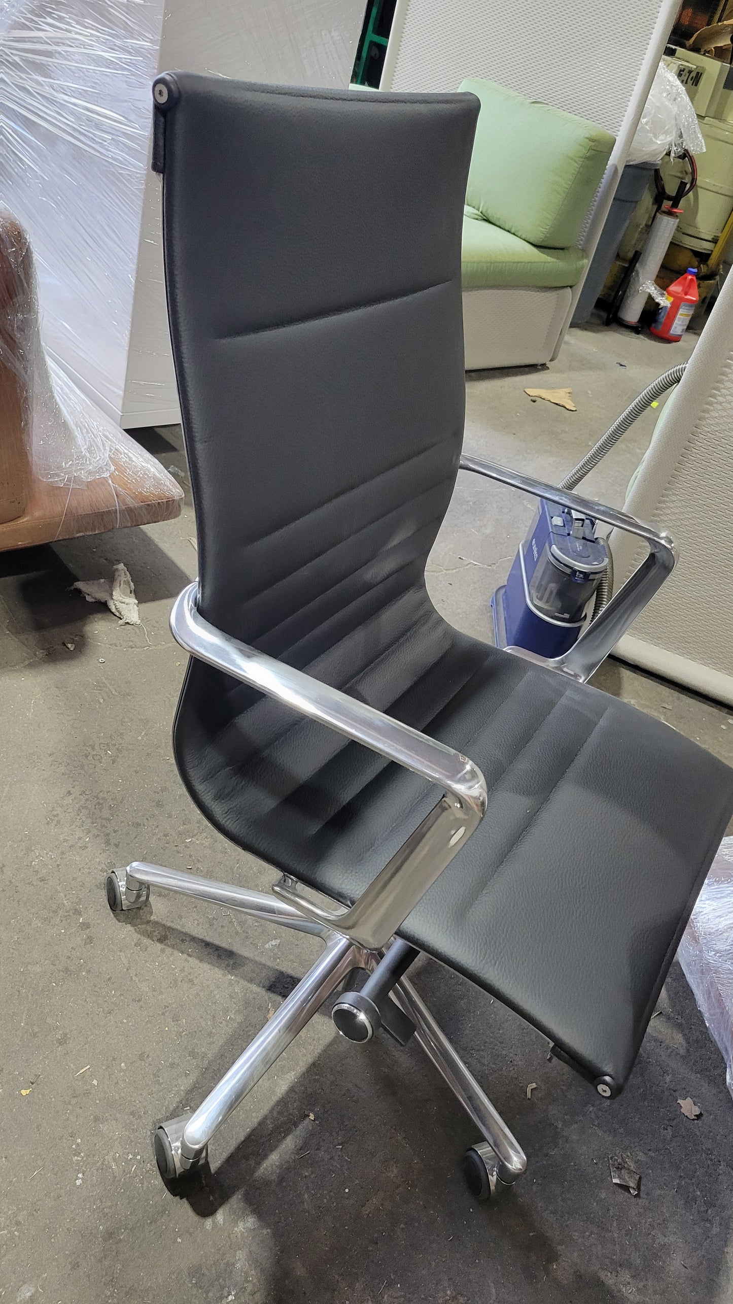 ICF Una Management High Back Chair in Black Leather (New in Box)