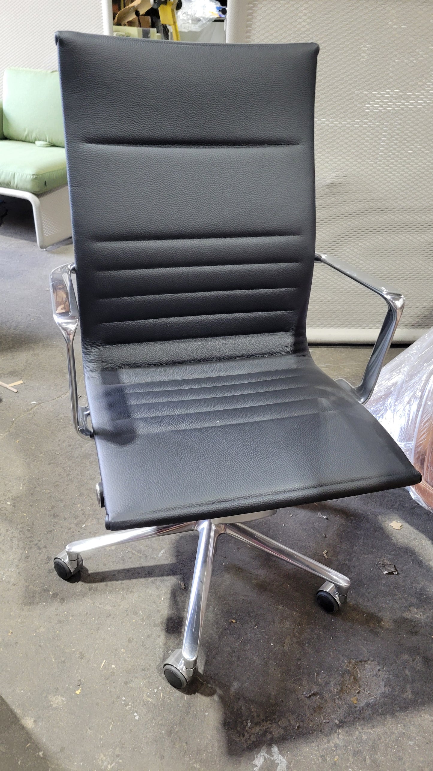 ICF Una Management High Back Chair in Black Leather (New in Box)