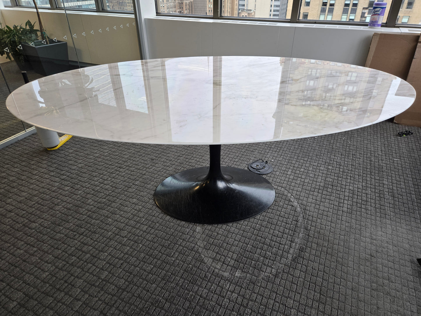 Knoll Saarinen Oval 78-in Marble Table with Cream Top and Black Base