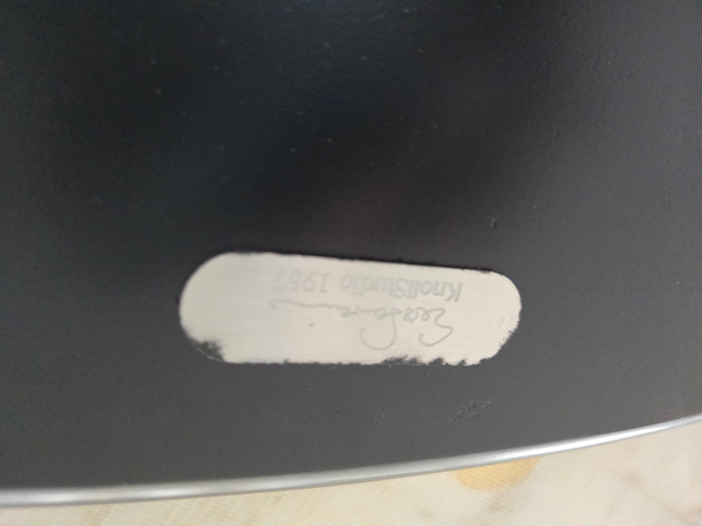 Knoll Saarinen Oval 78-in Marble Table with Cream Top and Black Base