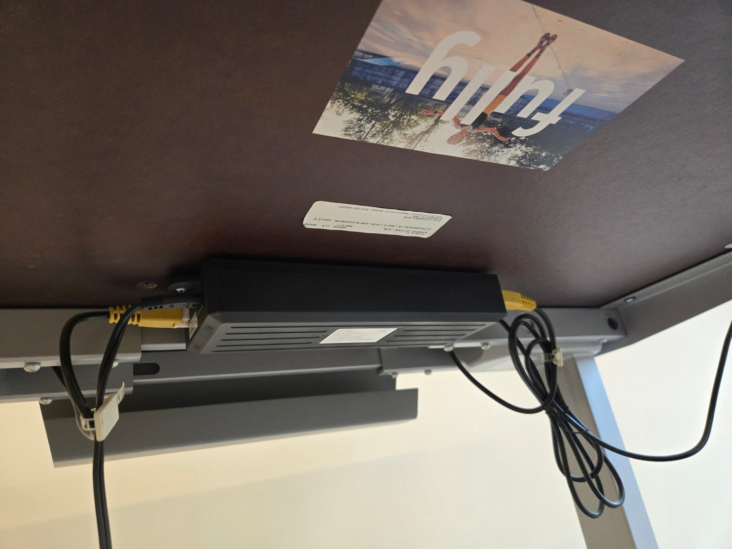 Fully Jarvis 36-in 3-Stage Sit-Stand Desk