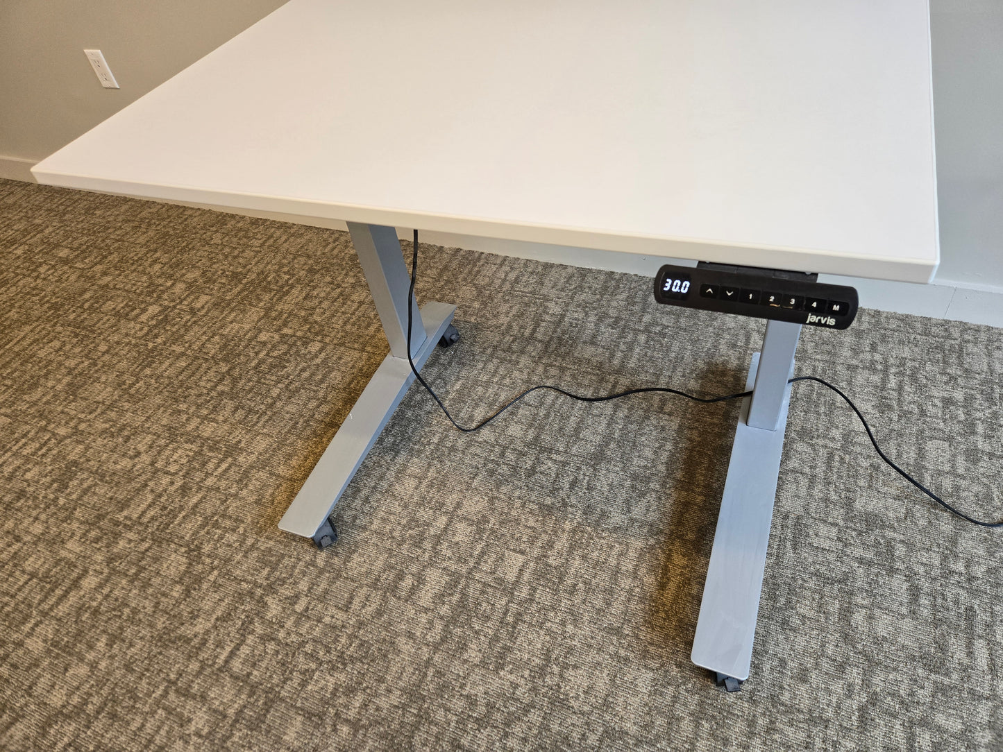 Fully Jarvis 36-in 3-Stage Sit-Stand Desk