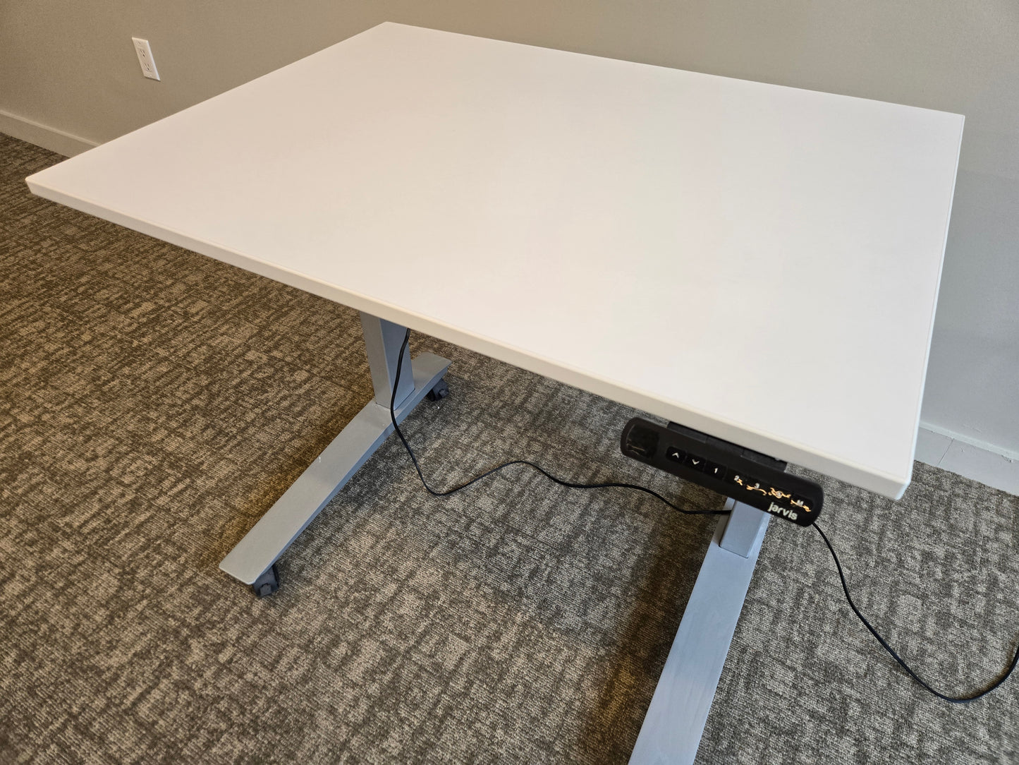 Fully Jarvis 36-in 3-Stage Sit-Stand Desk