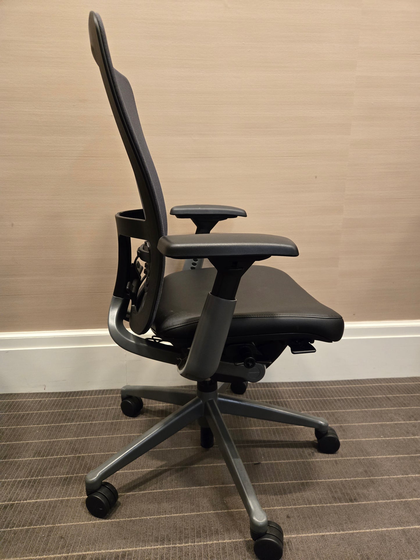 Haworth Zody Chair with Eco-Leather Seat