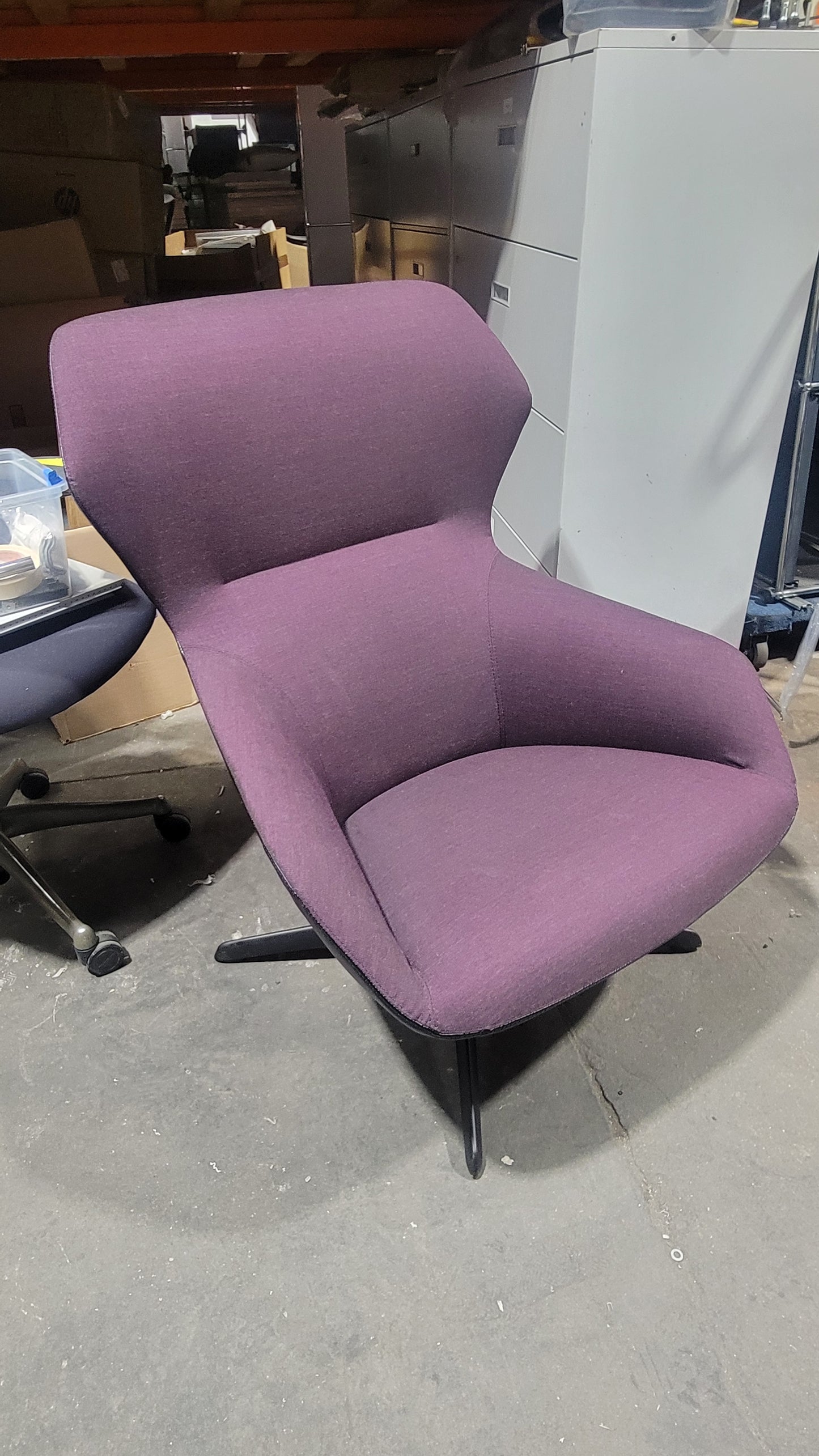Davis Ginkgo Lounge Chair in Purple