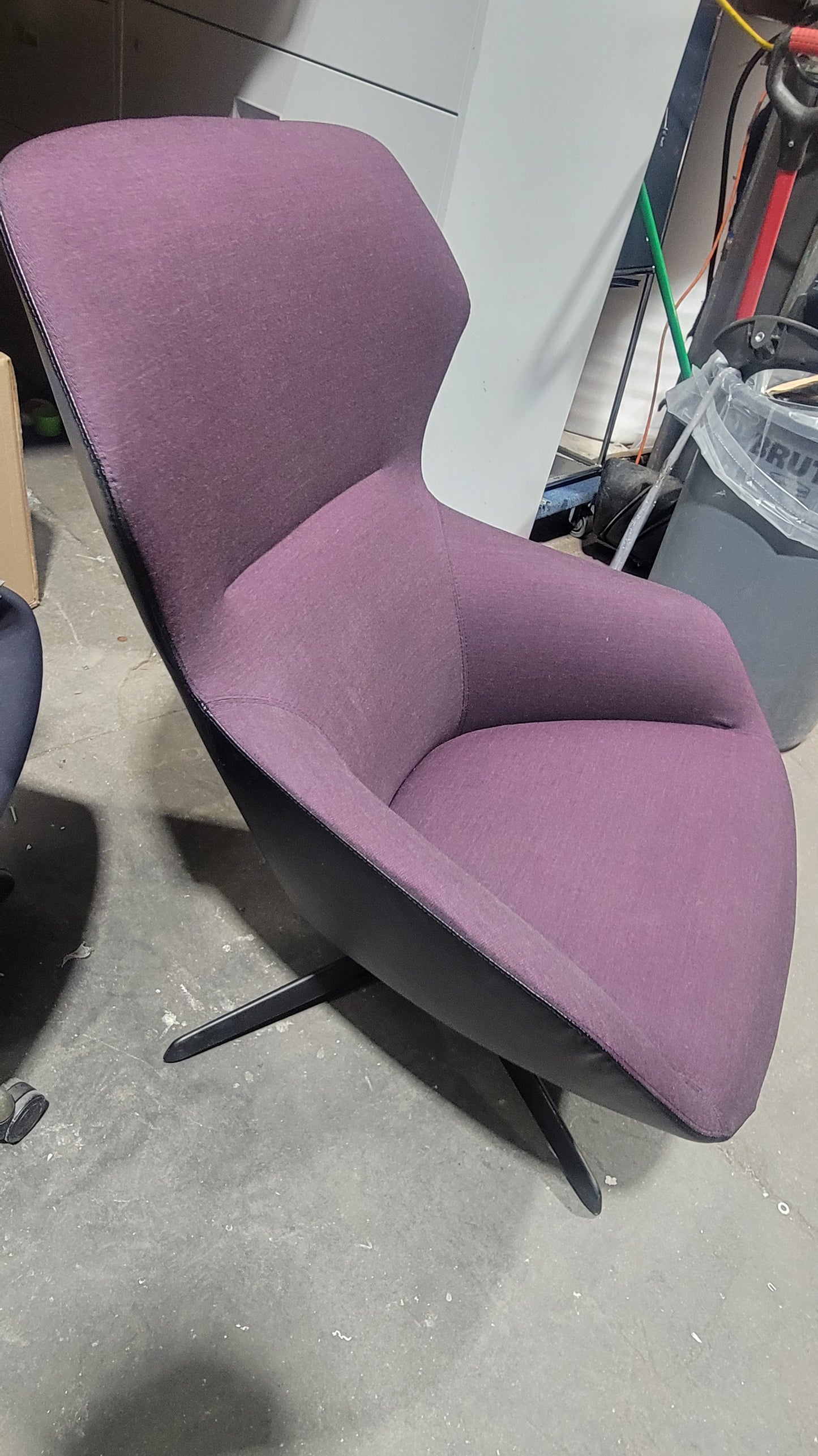 Davis Ginkgo Lounge Chair in Purple