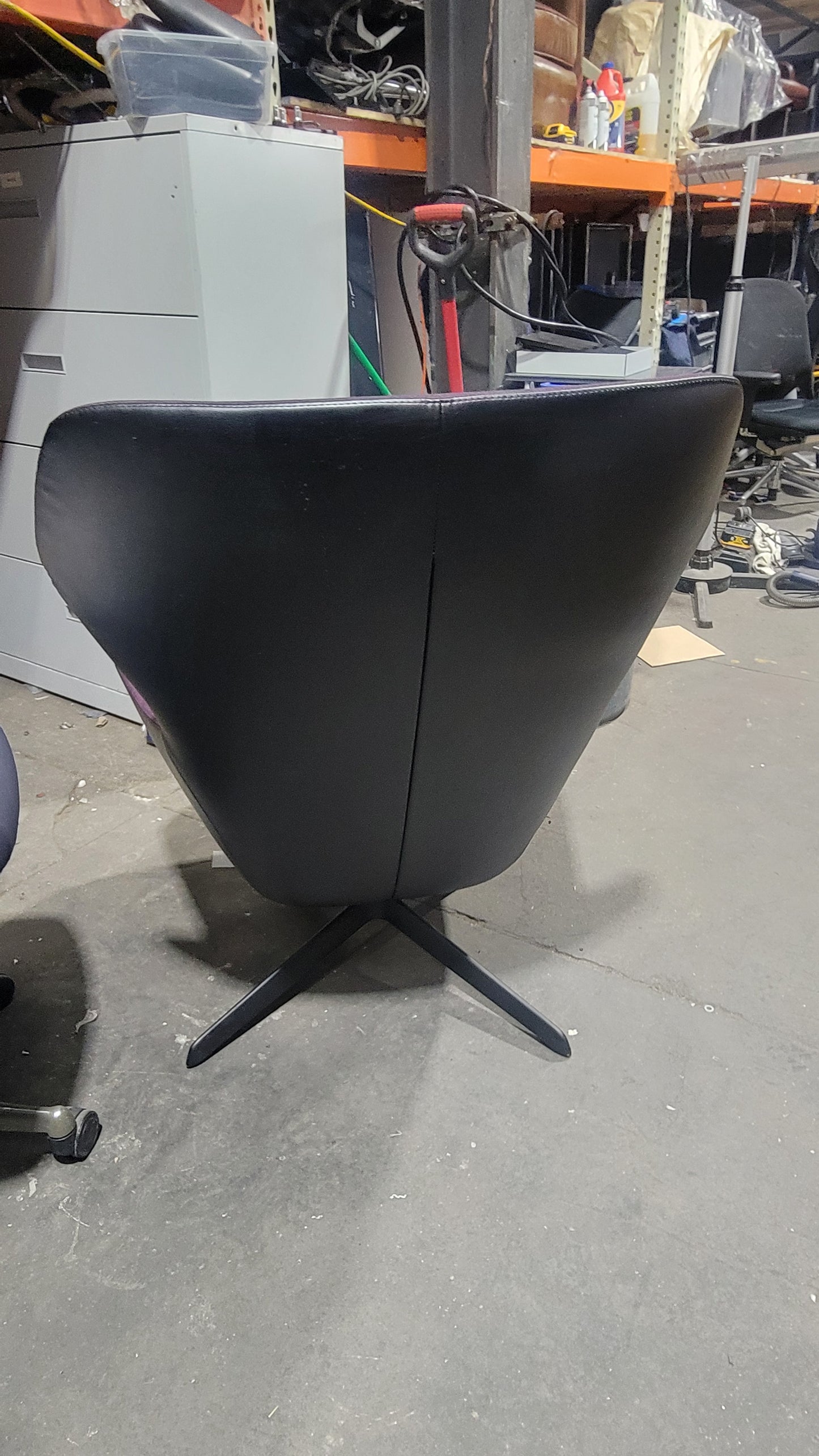 Davis Ginkgo Lounge Chair in Purple