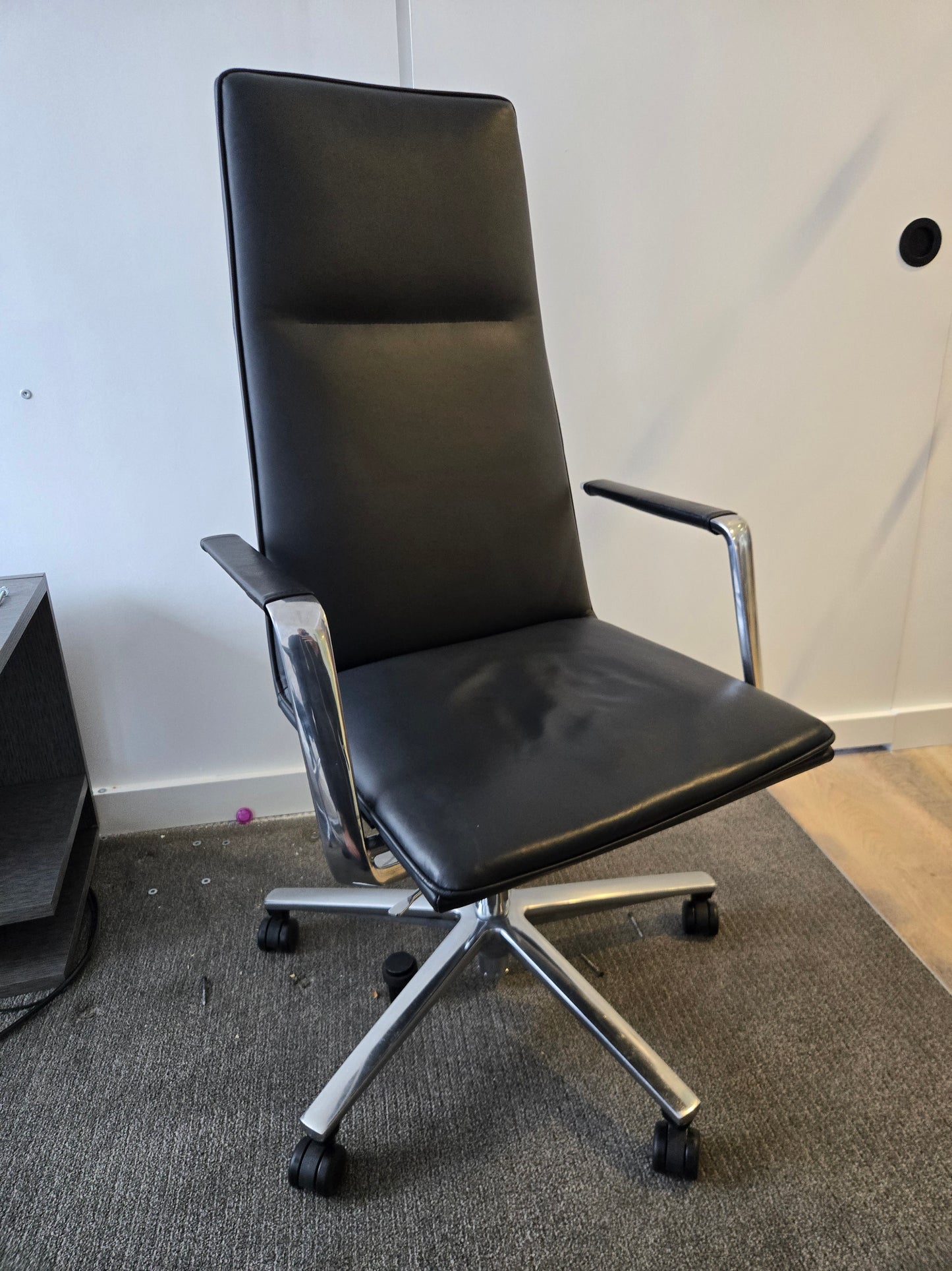 Davis Sola Highback Executive Chair in Grey Leather