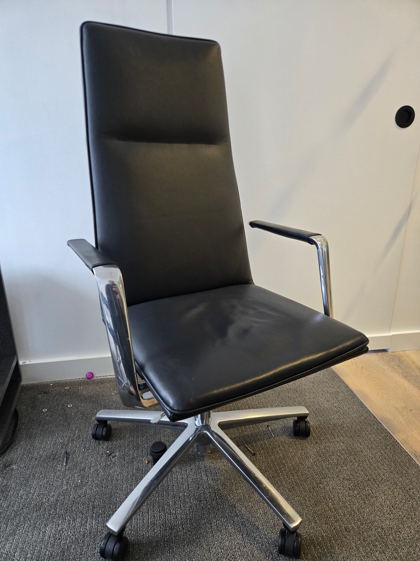 Davis Sola Highback Executive Chair in Grey Leather