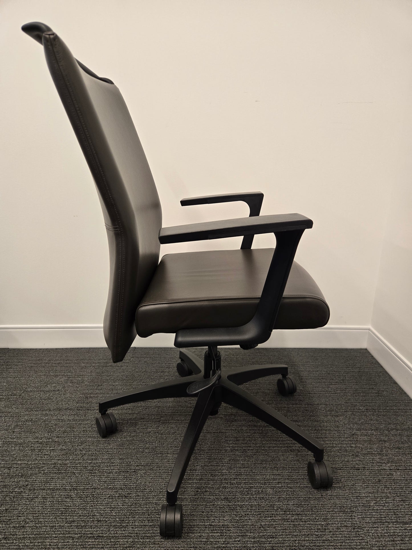 SitOnIt Sona Conference Chair in Brown Eco-Leather