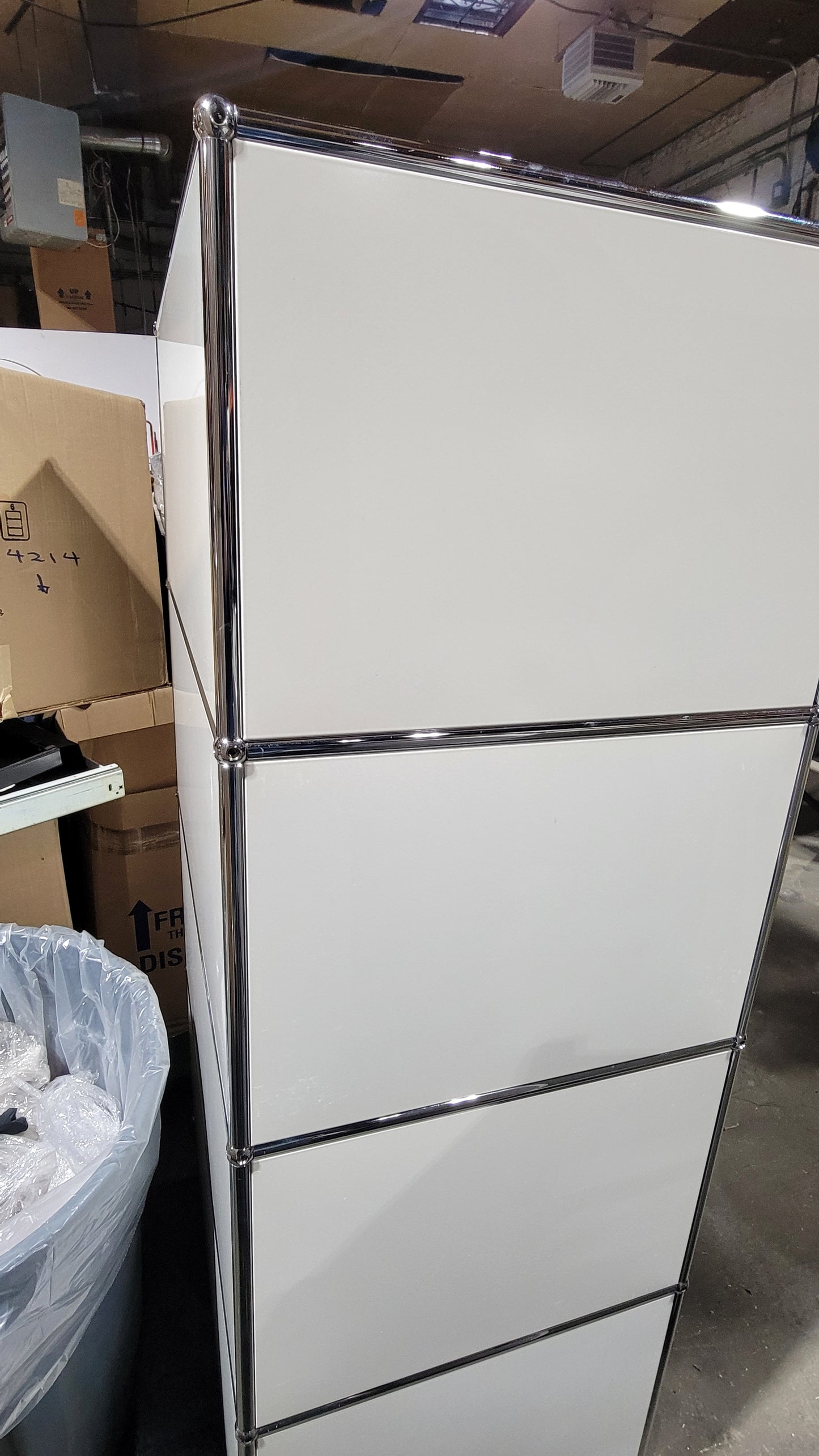 USM Haller Cabinet / Dresser 1x4 with 4 Doors in White