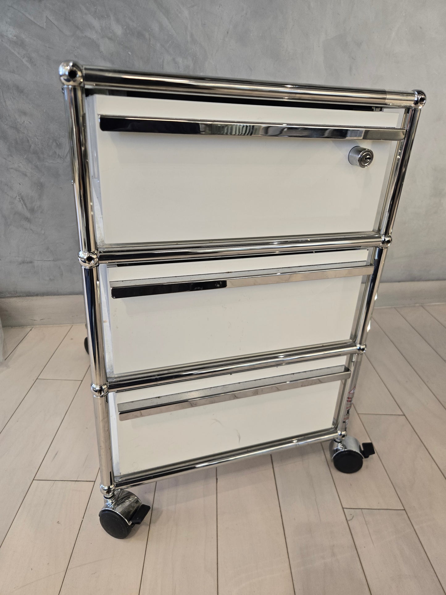 USM Haller Rolling Nightstand / Pedestal File Cabinet 3-Drawer in White