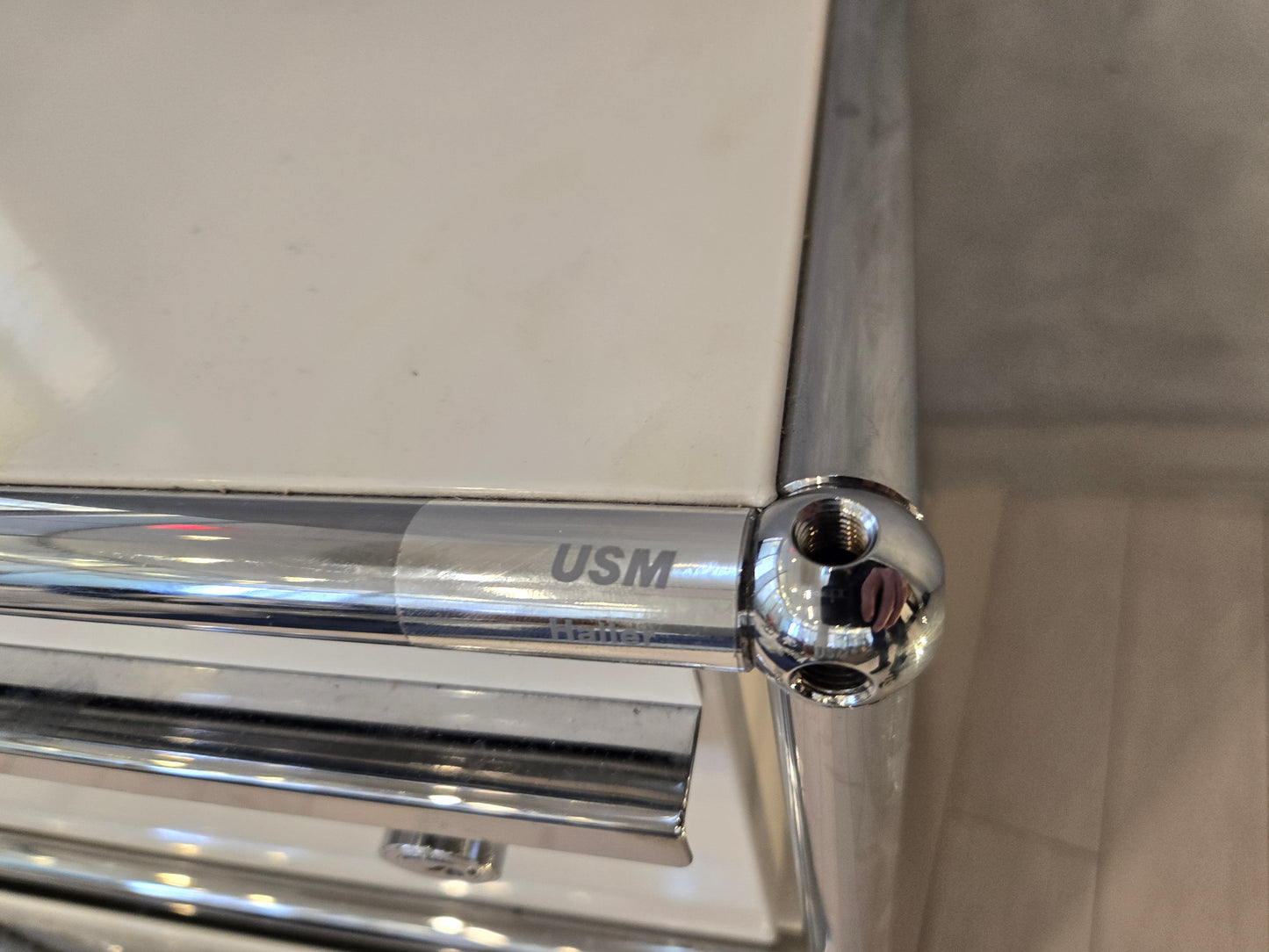 USM Haller Rolling Nightstand / Pedestal File Cabinet 3-Drawer in White