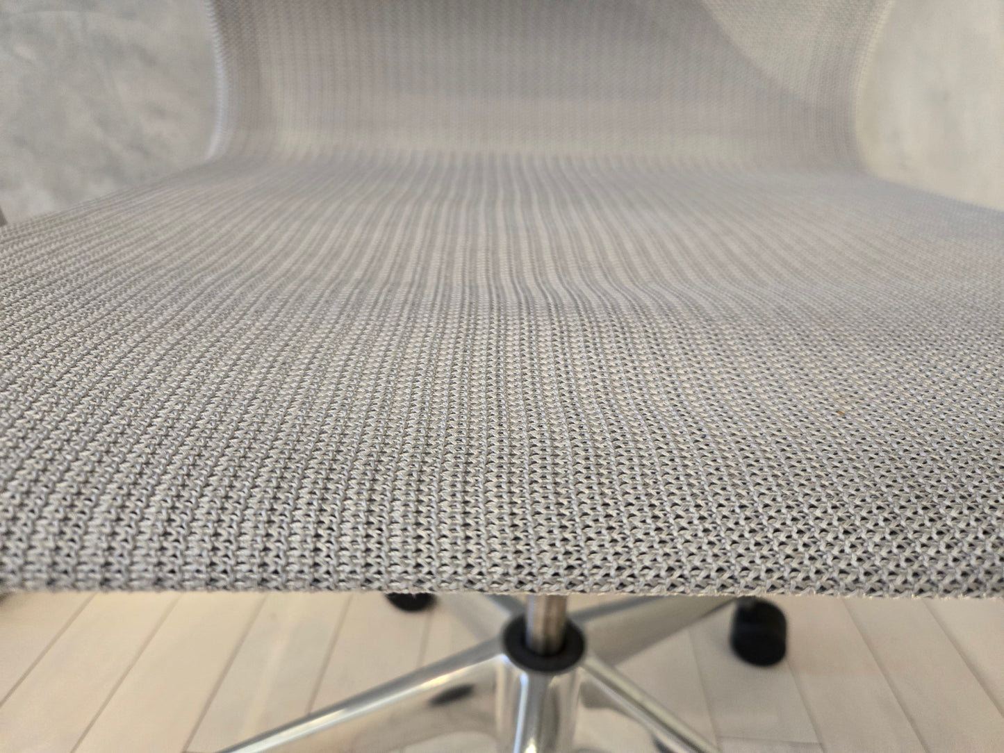 Vitra Physix Chair in Mineral