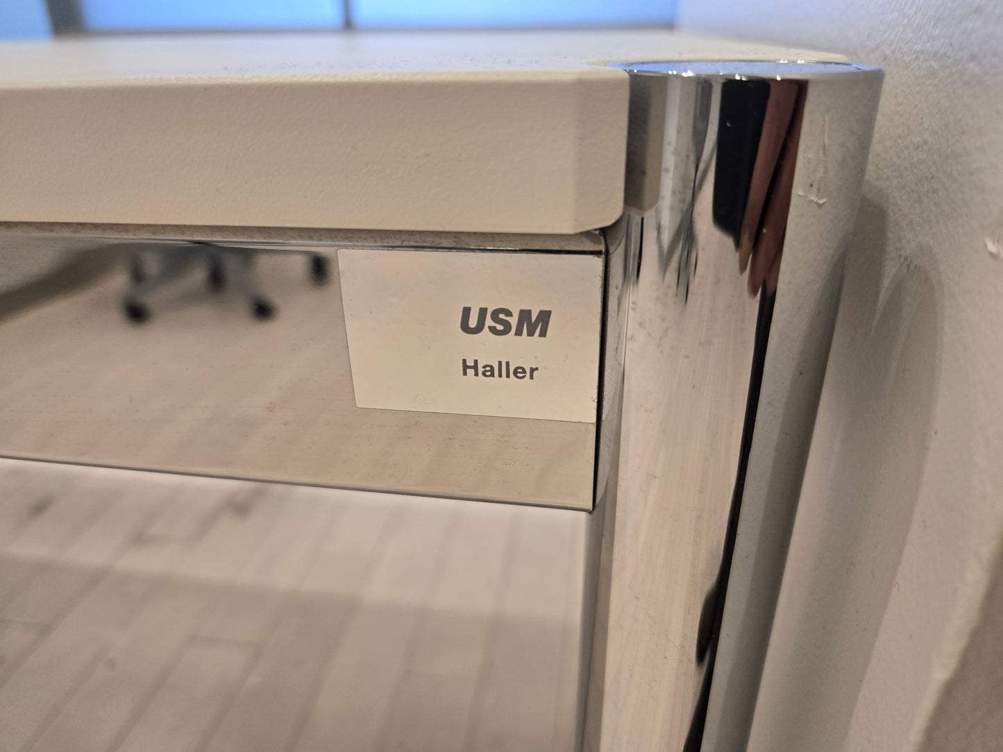USM Haller T59 30x59-in Desk in White with Power Access Flaps (Noticeable Wear)