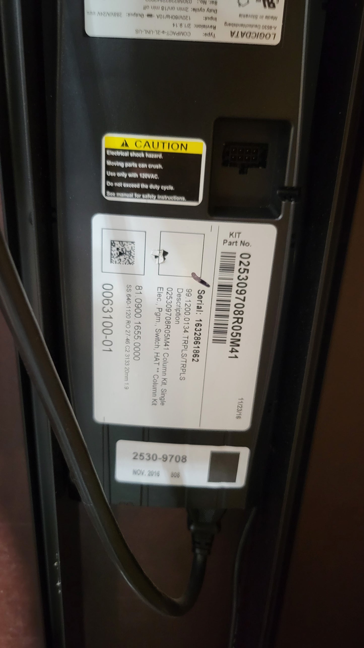 Haworth Perk 64x29-in Height-Adjustable Desk