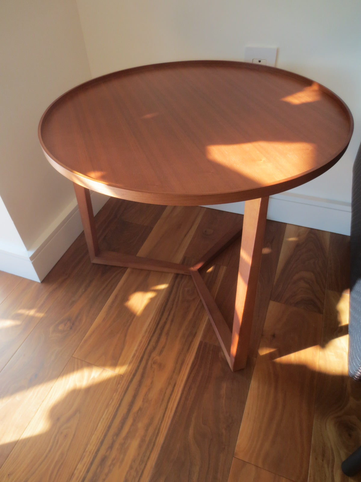 Bernhardt Curio Side Table