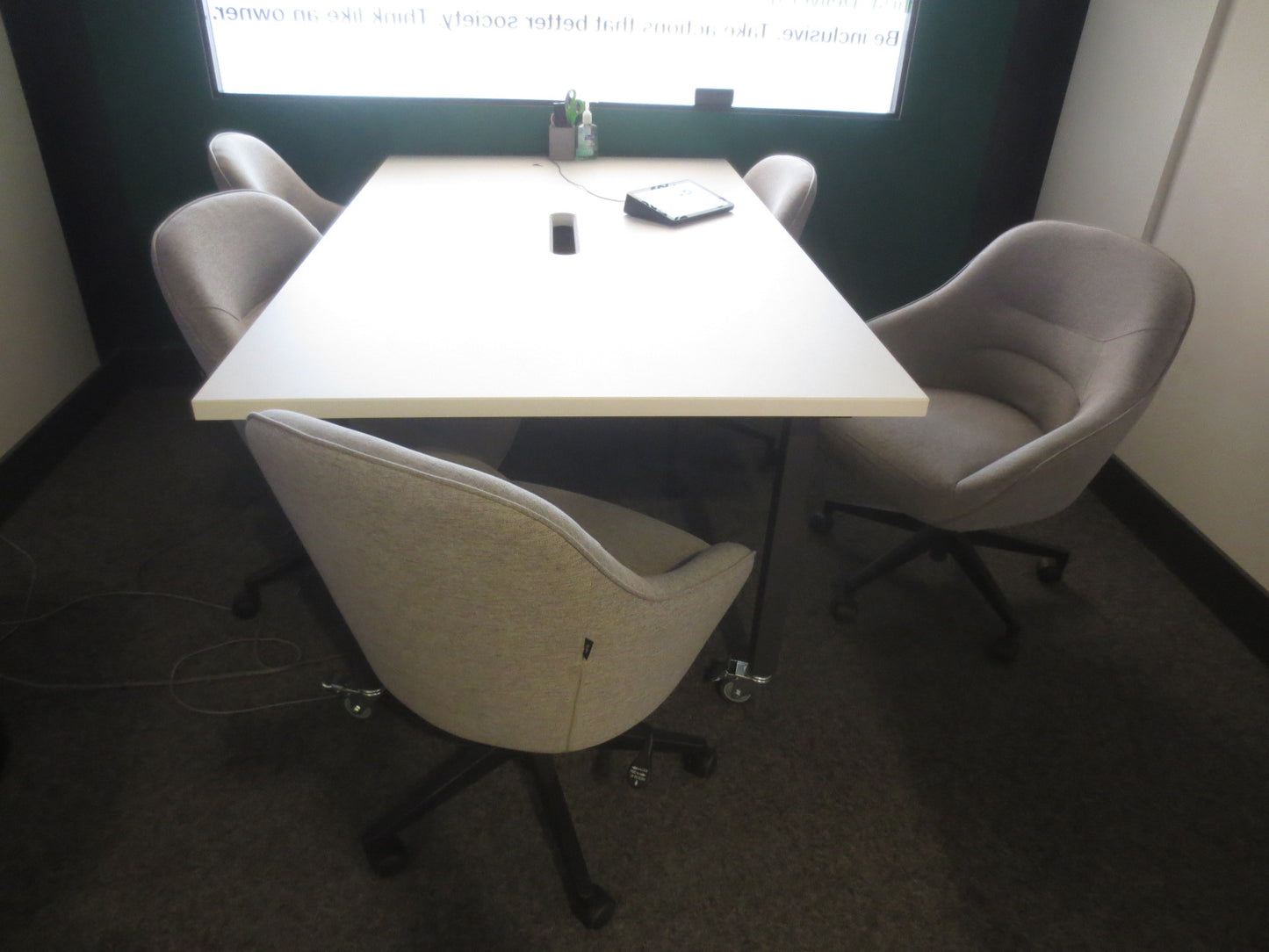 Vari Upholstered Desk Chair