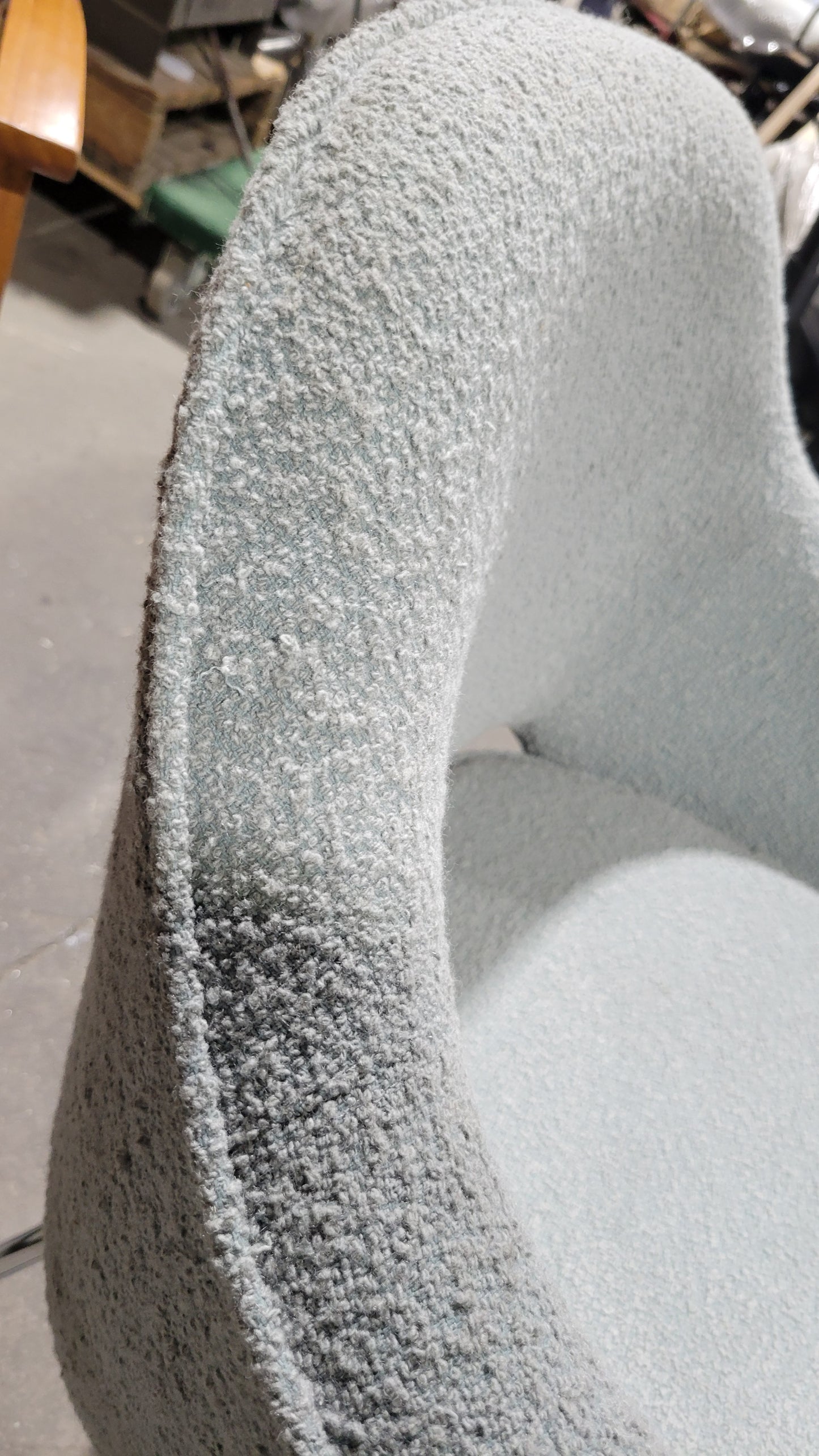 Knoll Saarinen Executive Armchair in Grey Bouclé