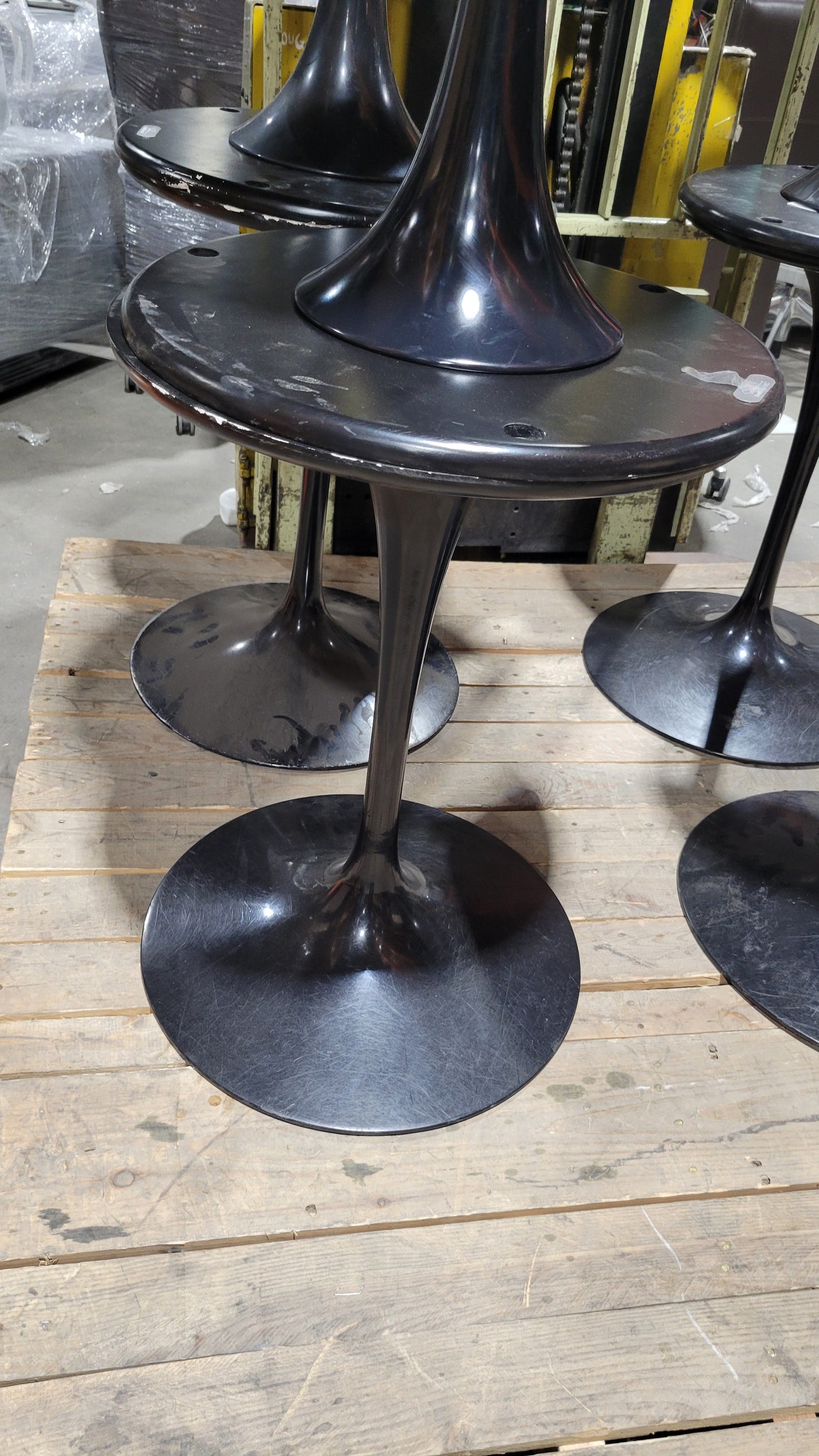 Knoll Saarinen Tulip Table Base in Black