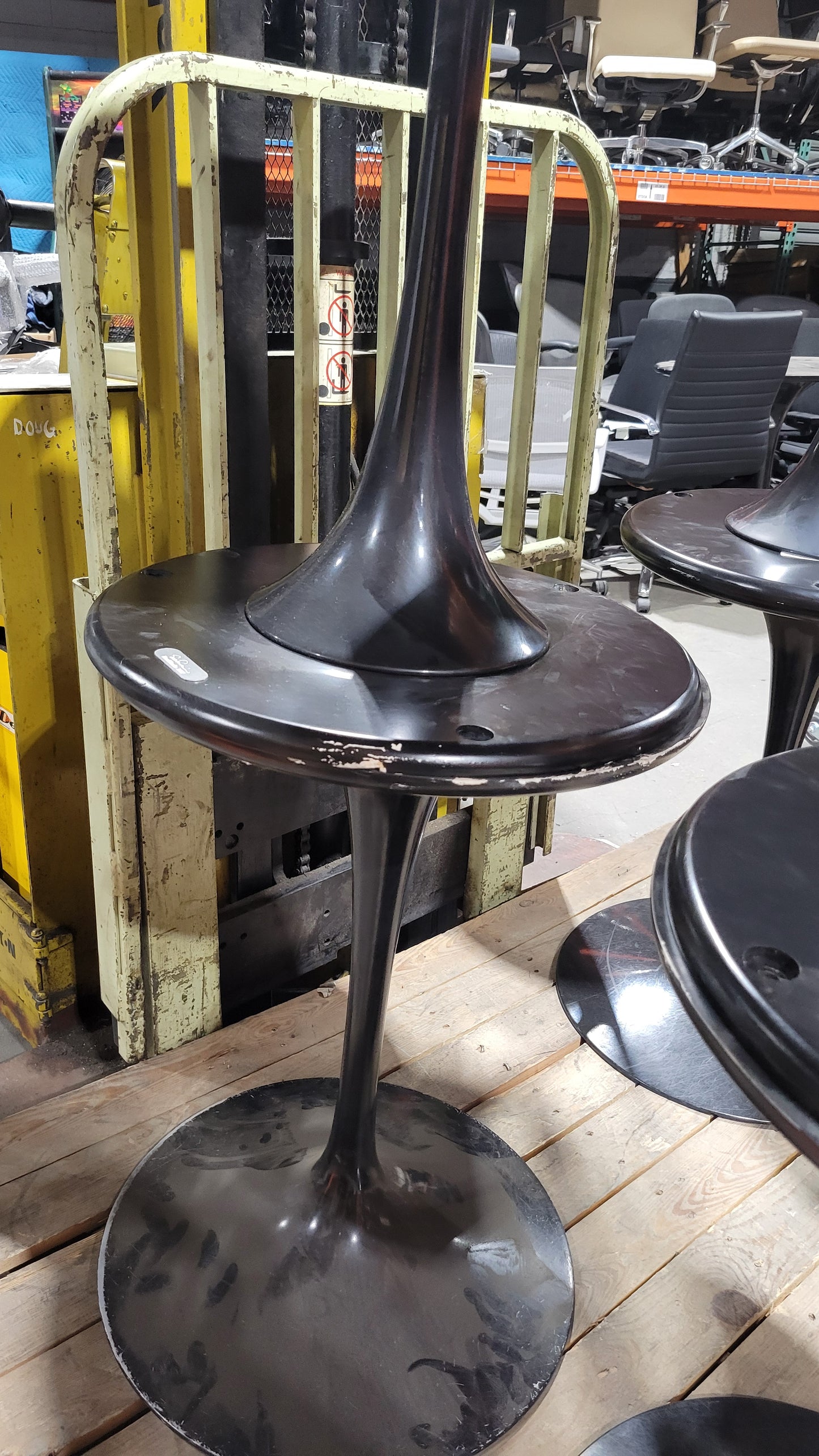 Knoll Saarinen Tulip Table Base in Black