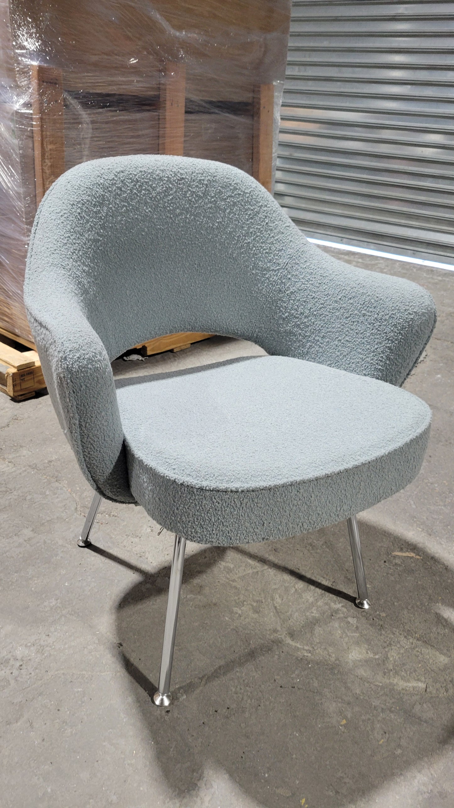Knoll Saarinen Executive Armchair in Grey Bouclé