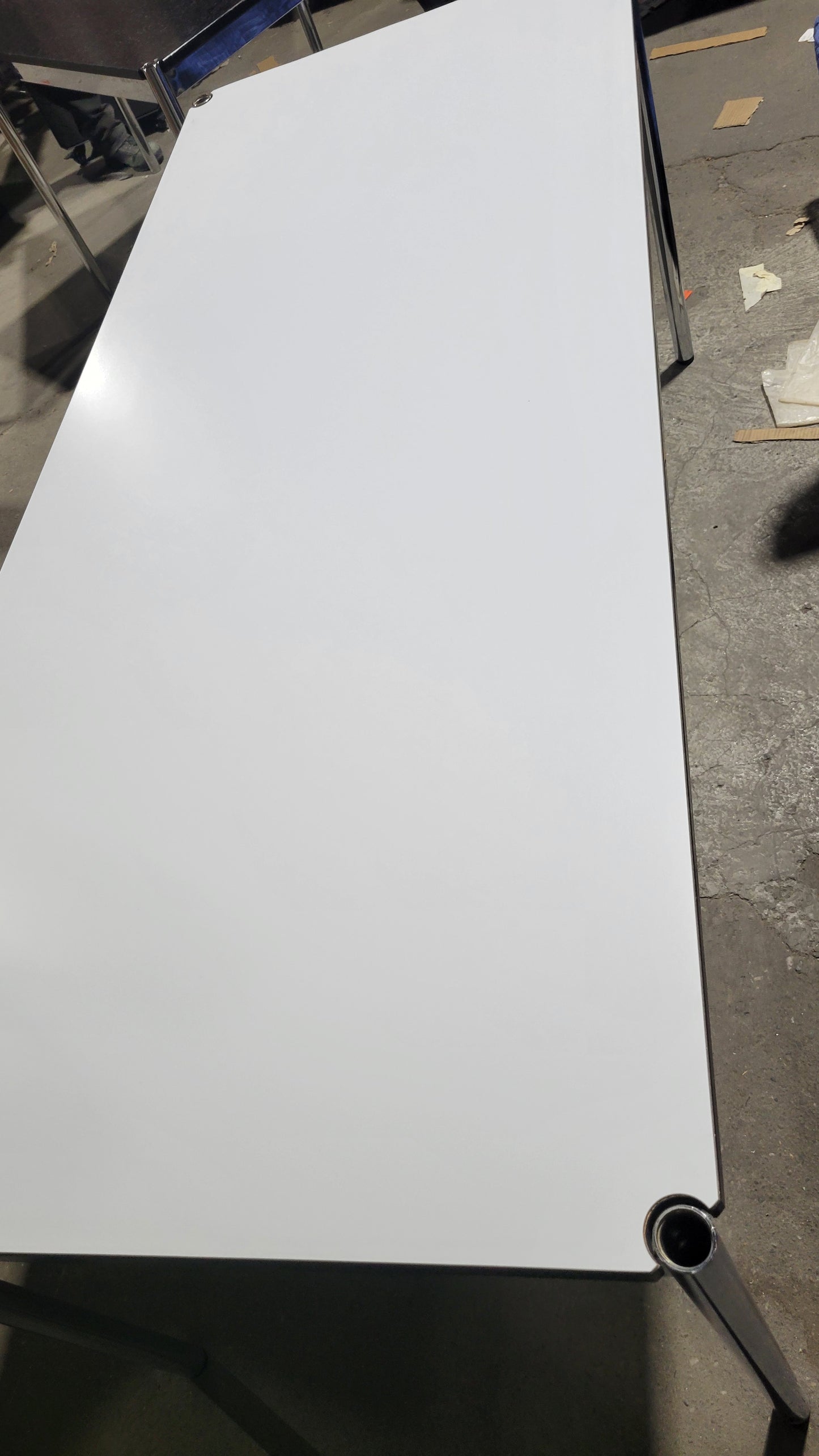 USM Haller T69 30x69-in Desk-Table in Pearl Grey Laminate with Sliding Keyboard Tray (Vintage)