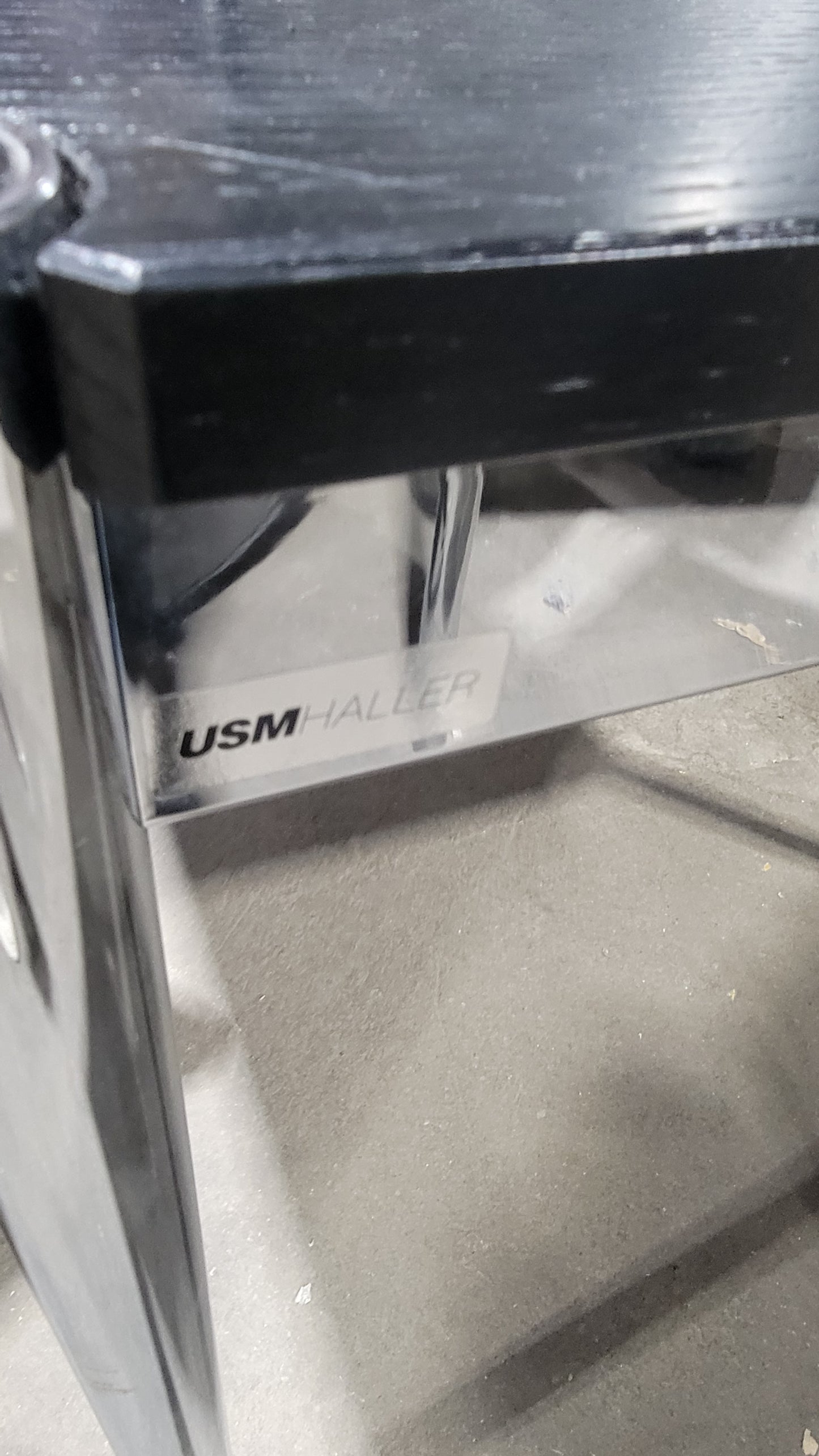 USM Haller 40x40-in Desk-Table in Black Oak Veneer
