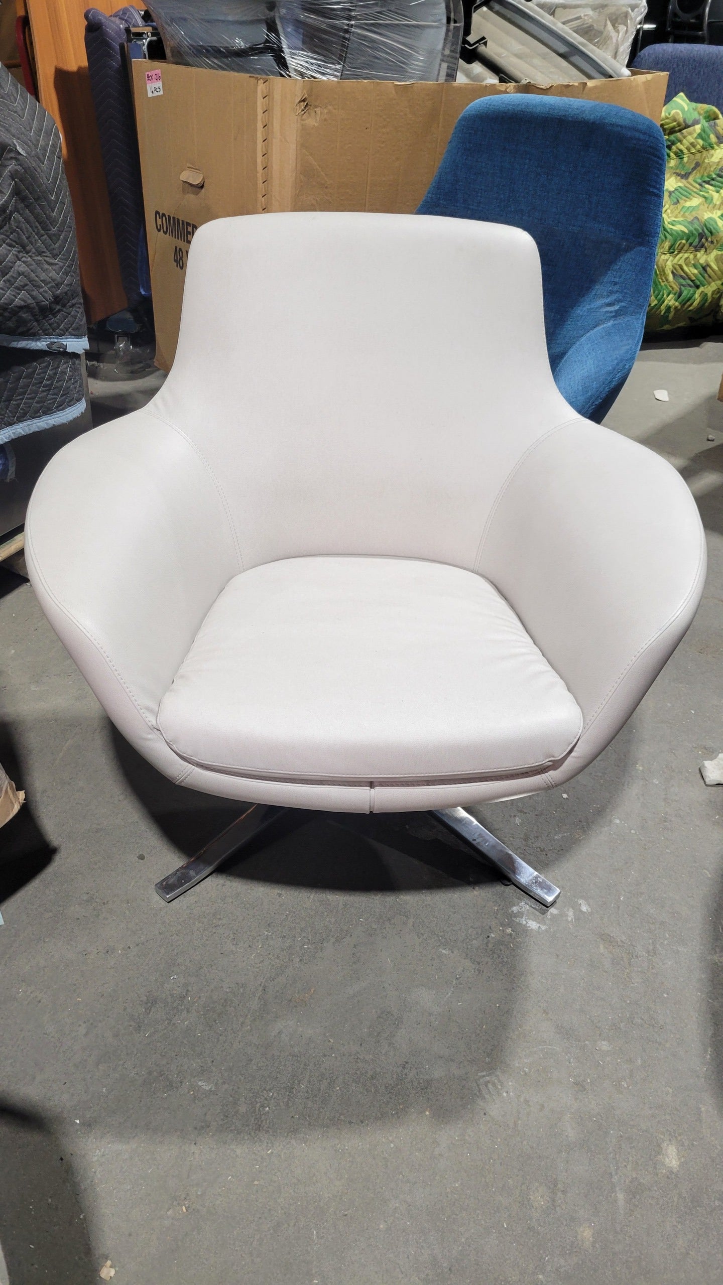 Coalesse Bob Swivel Lounge Chair in Light Taupe Leather
