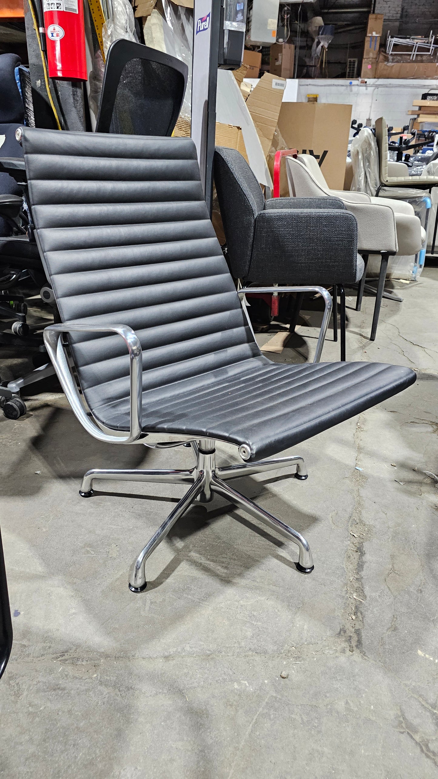 Herman Miller Eames Aluminum Group Lounge Chair