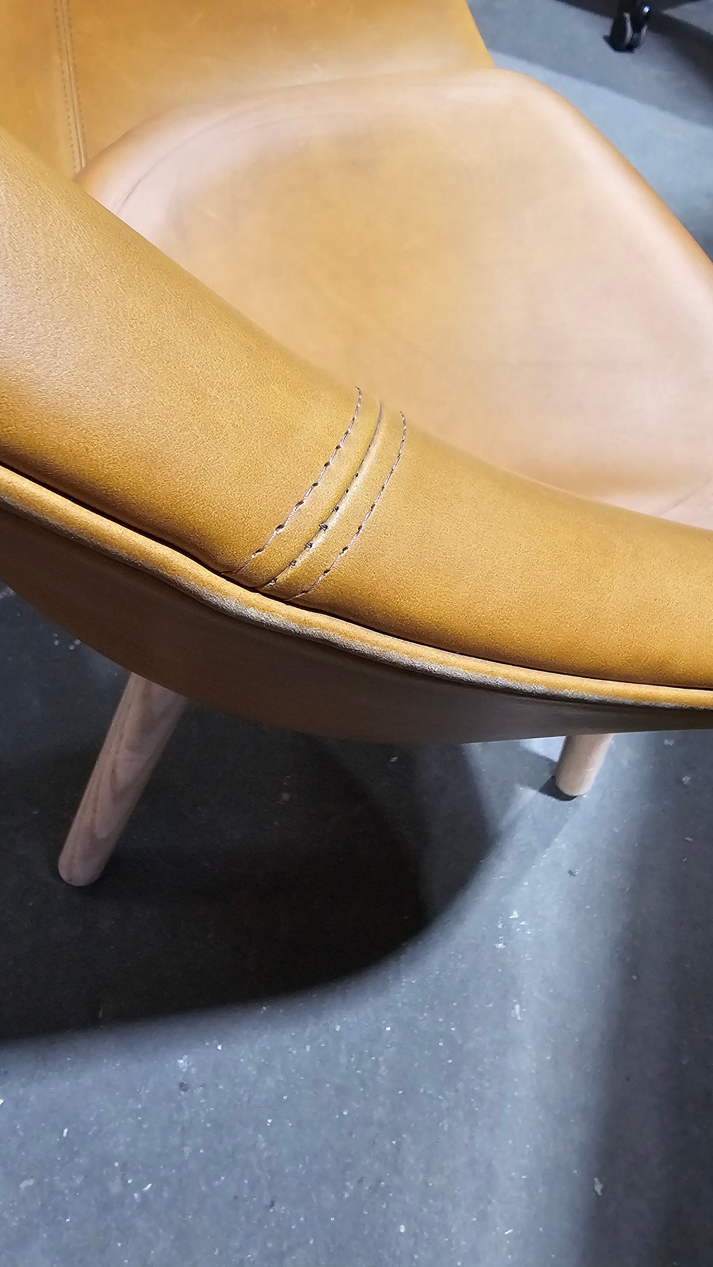 HAY About A Lounge Chair (AAL 82) Brown Leather
