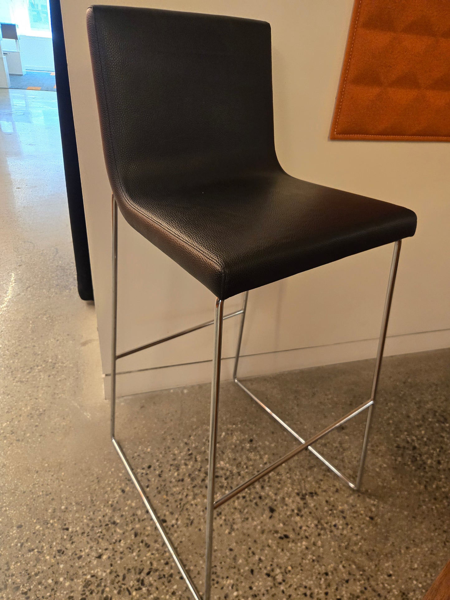 Andreu World Lineal Comfort Bar Height Stool