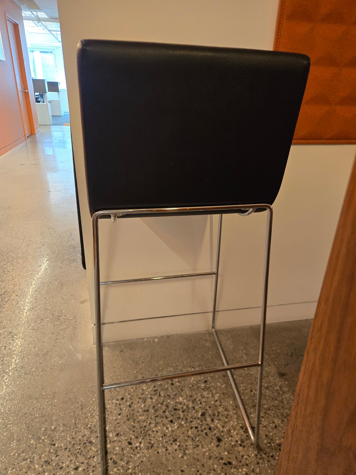 Andreu World Lineal Comfort Bar Height Stool