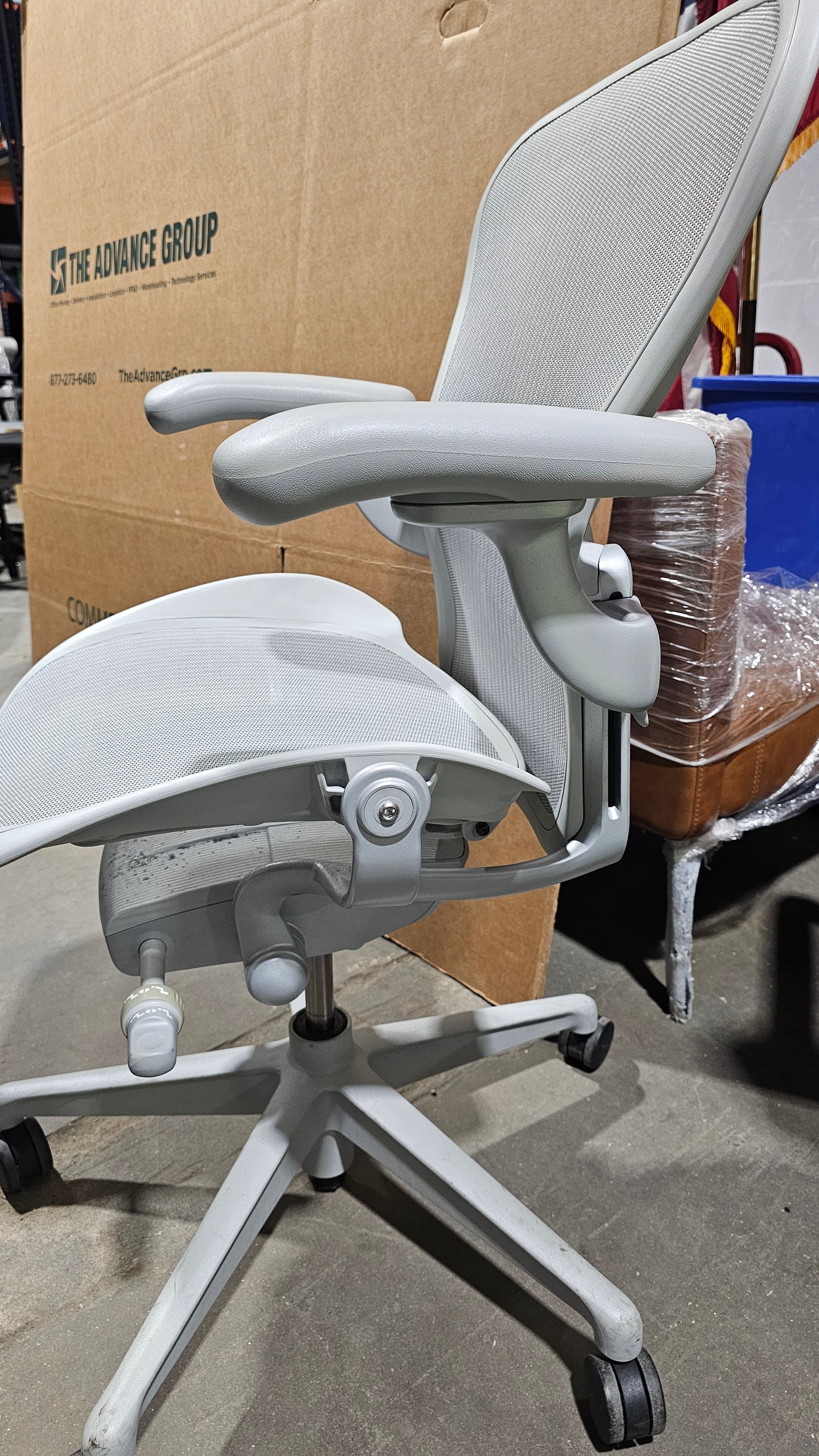 Herman Miller Remastered Aeron Chair, Size B, in Mineral