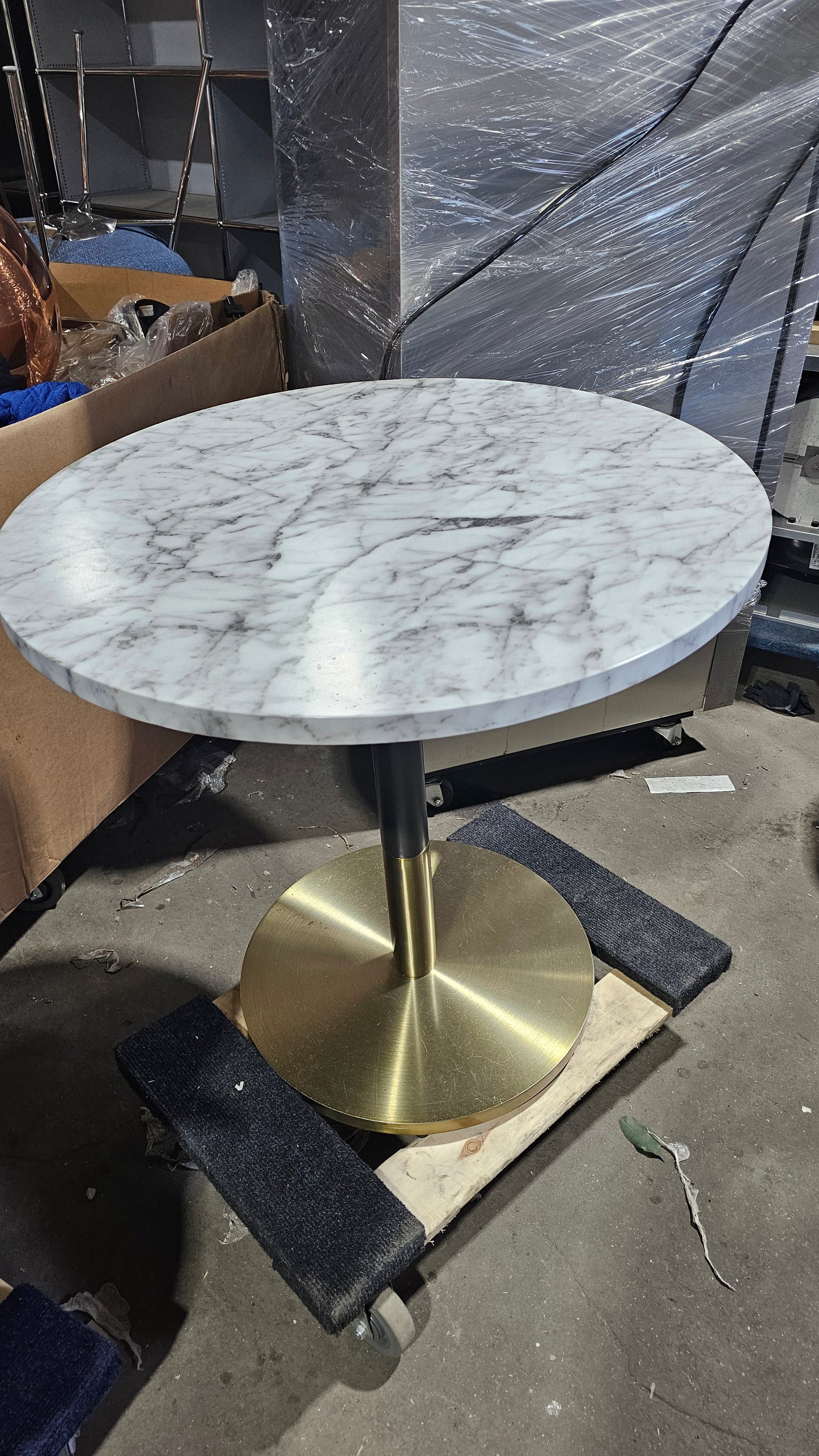 West Elm Orbit 30-in Round Dining Table with White Marble Veneer and Brass Pedestal Base