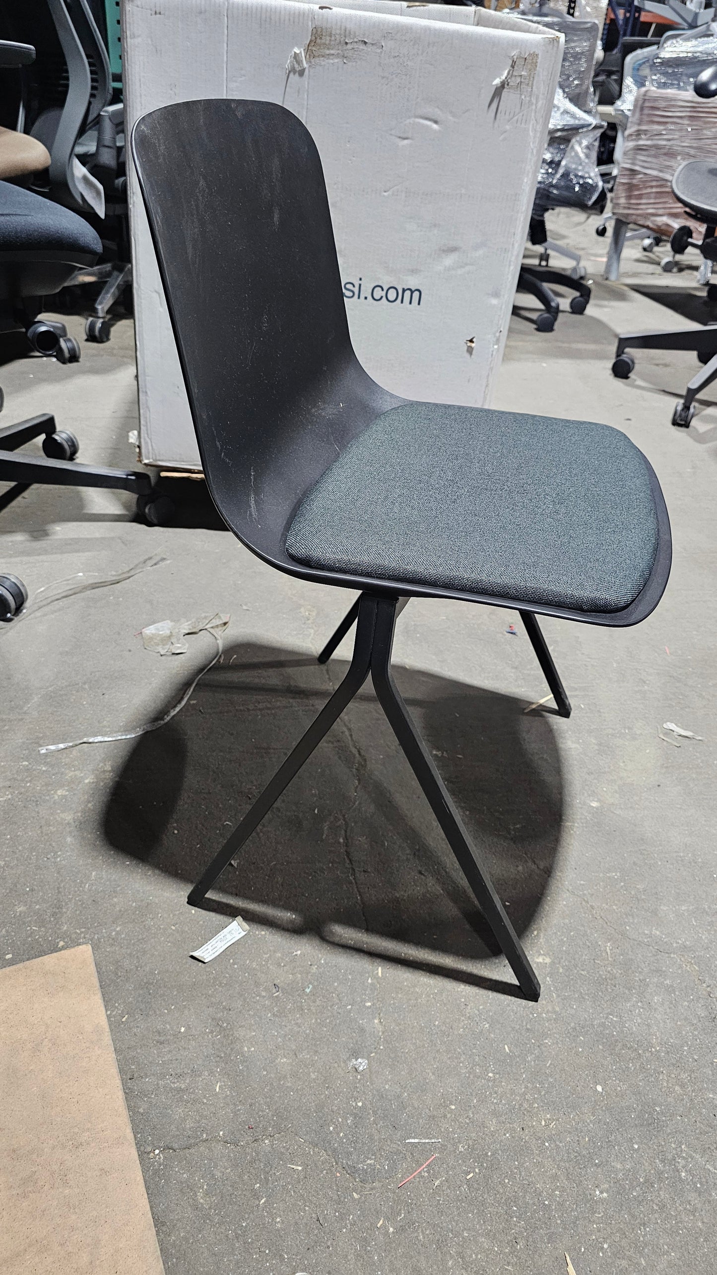 Poppin Key Side Chair in Black