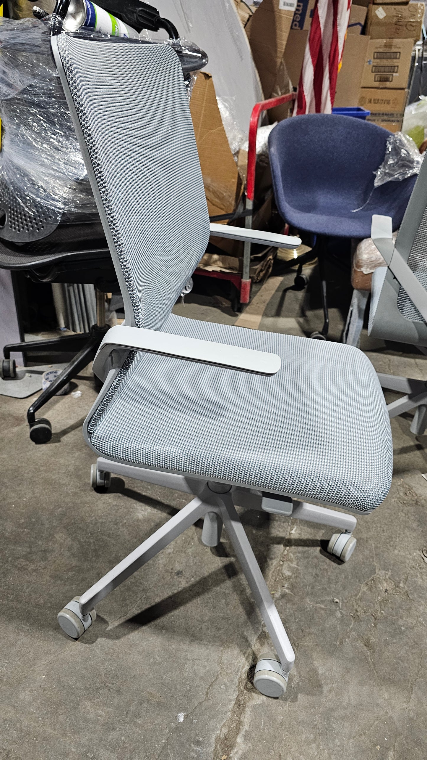 Davis Linq Task Chair in Light Grey