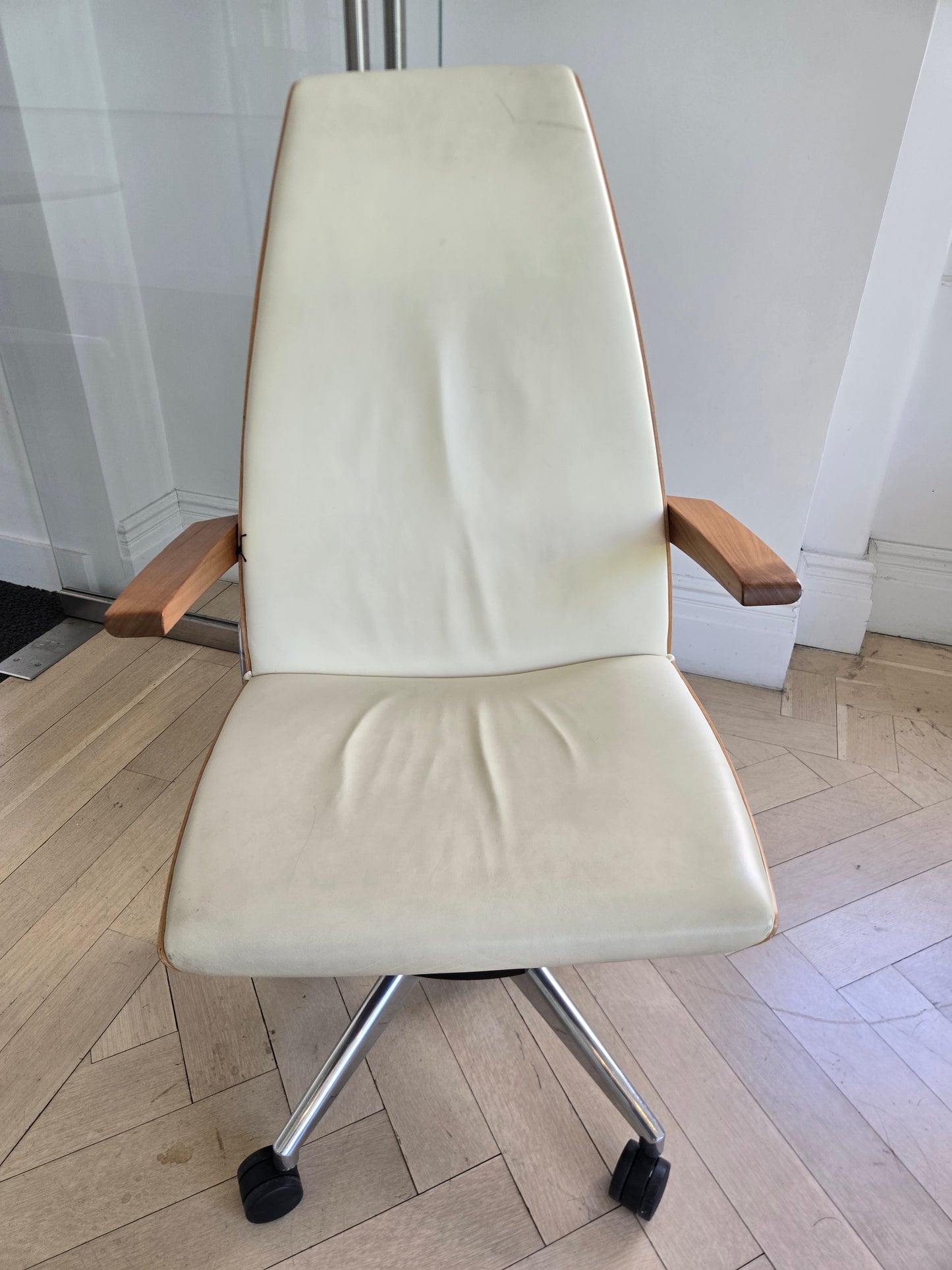 Geiger Clamshell High Back Executive Chair in White