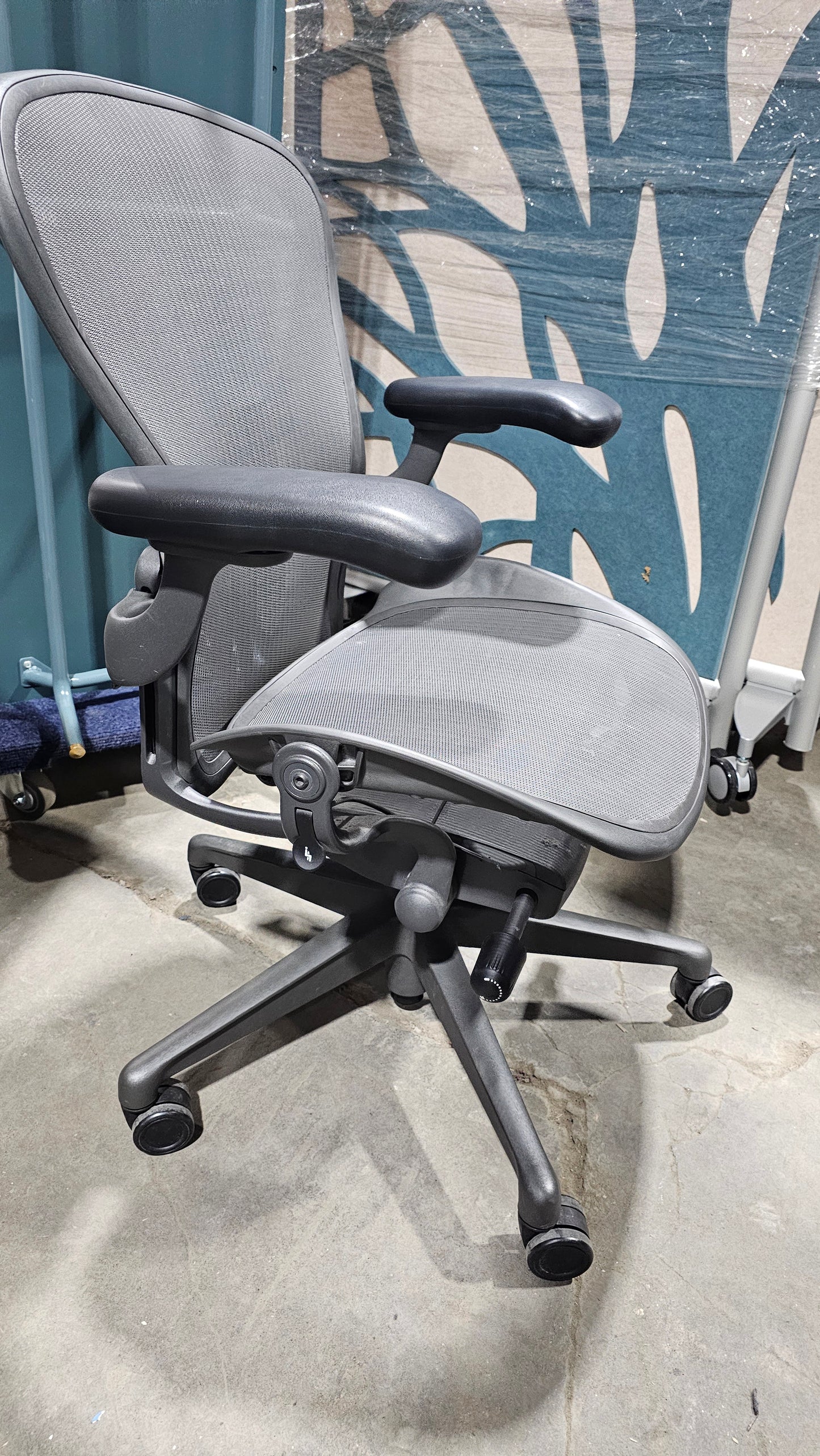 Herman Miller Remastered Aeron Chair, Size B, in Graphite with Posturefit SL
