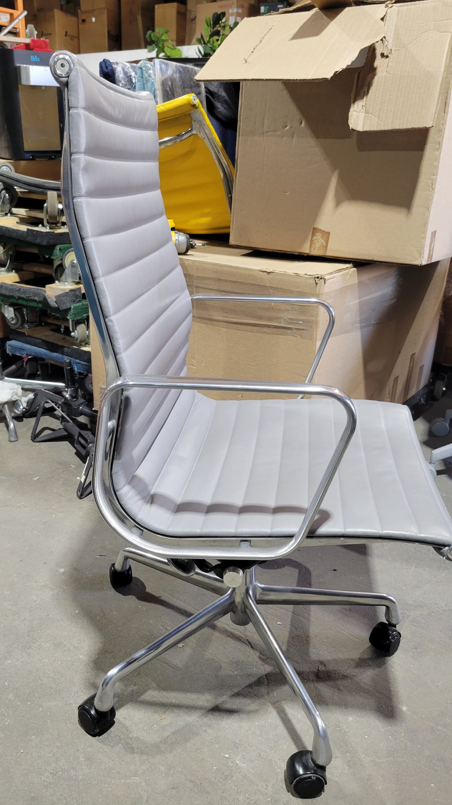 Herman Miller Eames Aluminum Group Executive Chair in Grey Leather, EA337