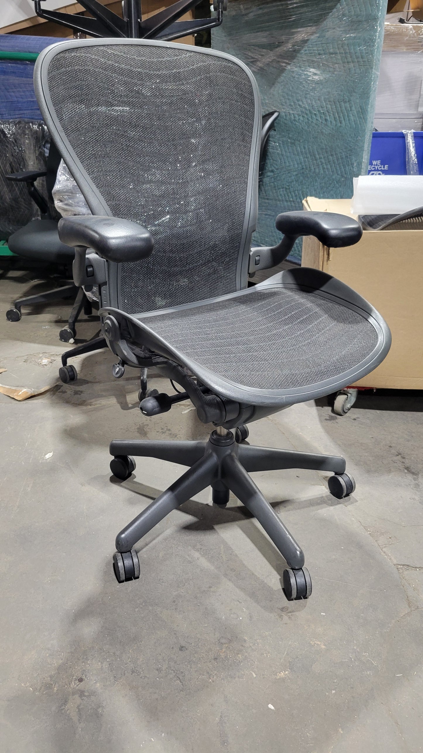 Herman Miller Classic Aeron Chair, Size C, in Graphite
