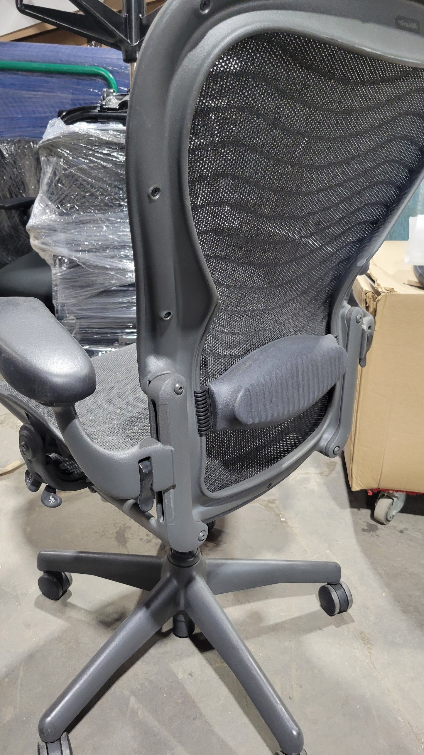 Herman Miller Classic Aeron Chair, Size C, in Graphite