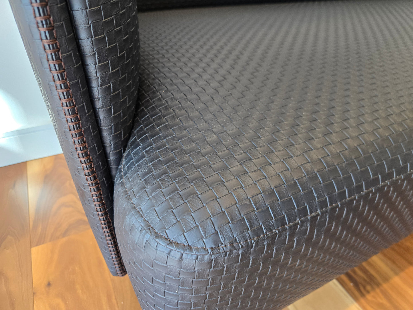 Bernhardt Design Charles Pollock Finale 80-in Sofa in Black Leather Weave